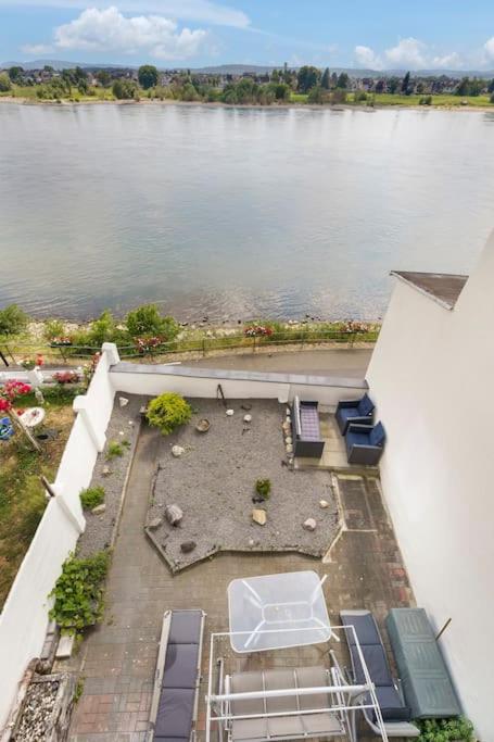 Tiny apartment with spacious terrace on the Rhine