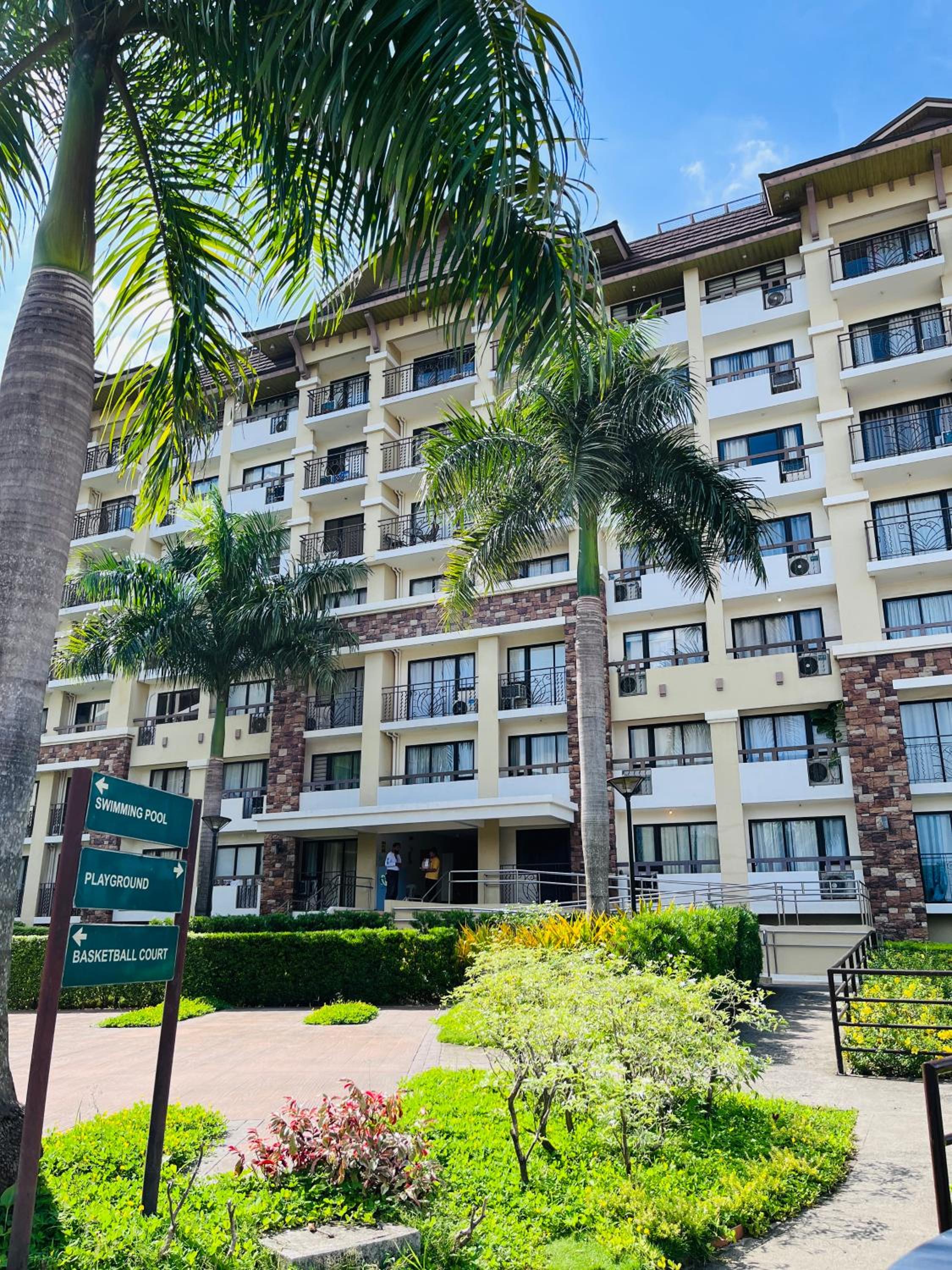 1 Bedroom Condo Unit with WiFi and Netflix at One Oasis