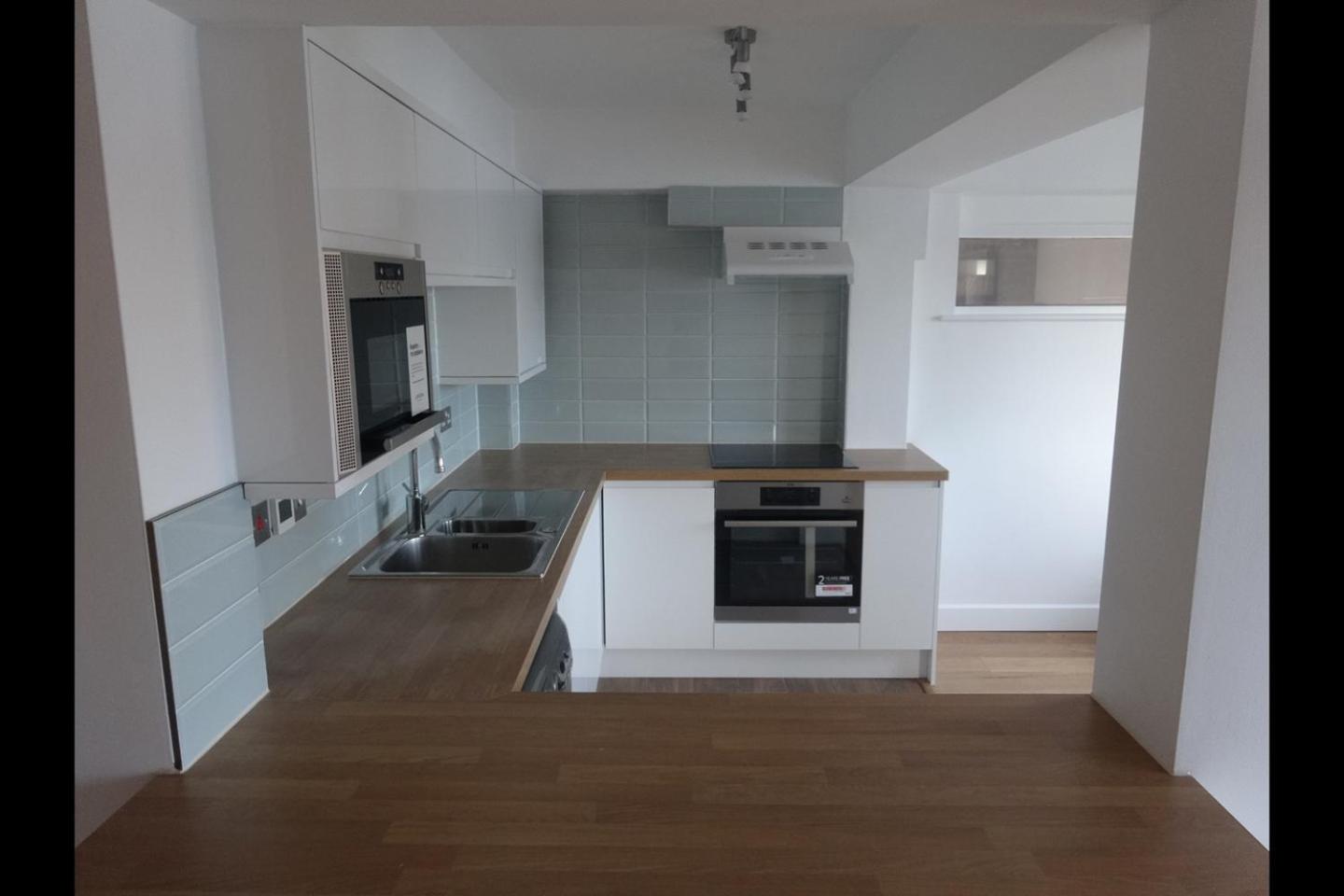 City Riverview Apartment with Parking