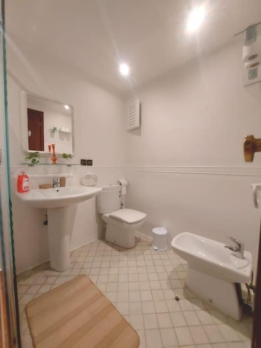 Spacieux 4 Ch, Family Only, 2 min de la plage view 2