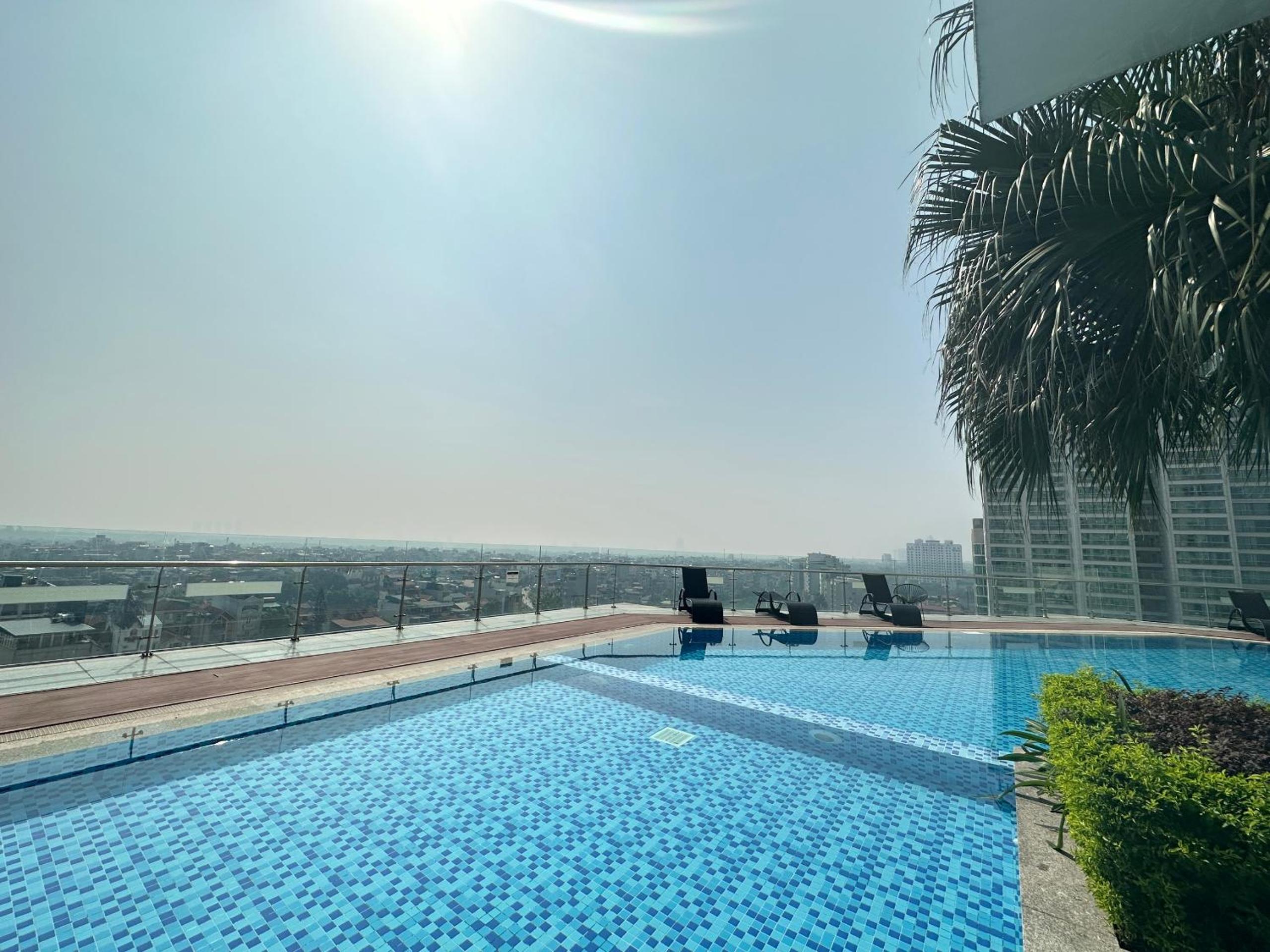 Hanoi Westlake Homestay in D'Le Roi Soleil Building