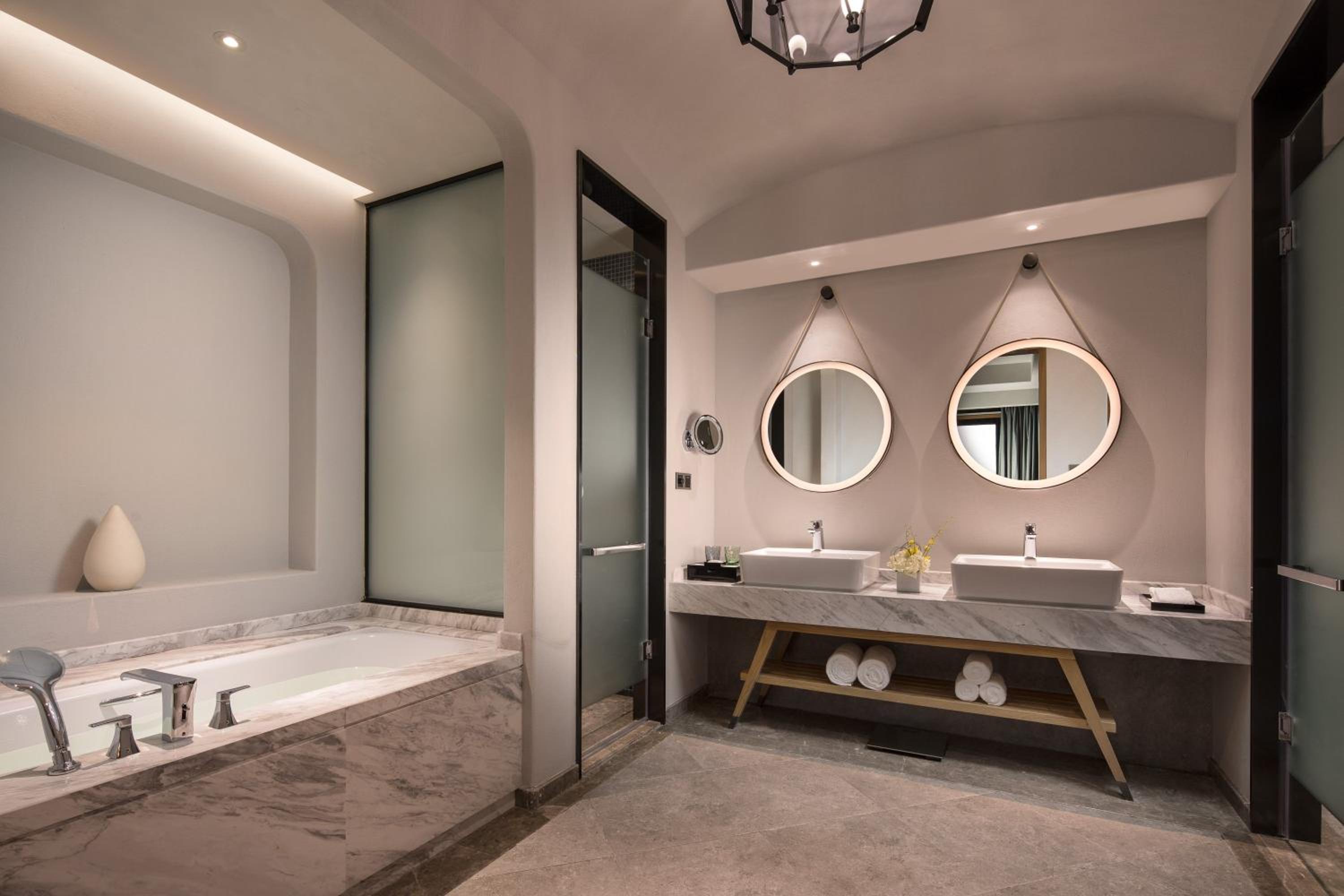 Crowne Plaza QingdaoOriental Movie Metropolis by IHG