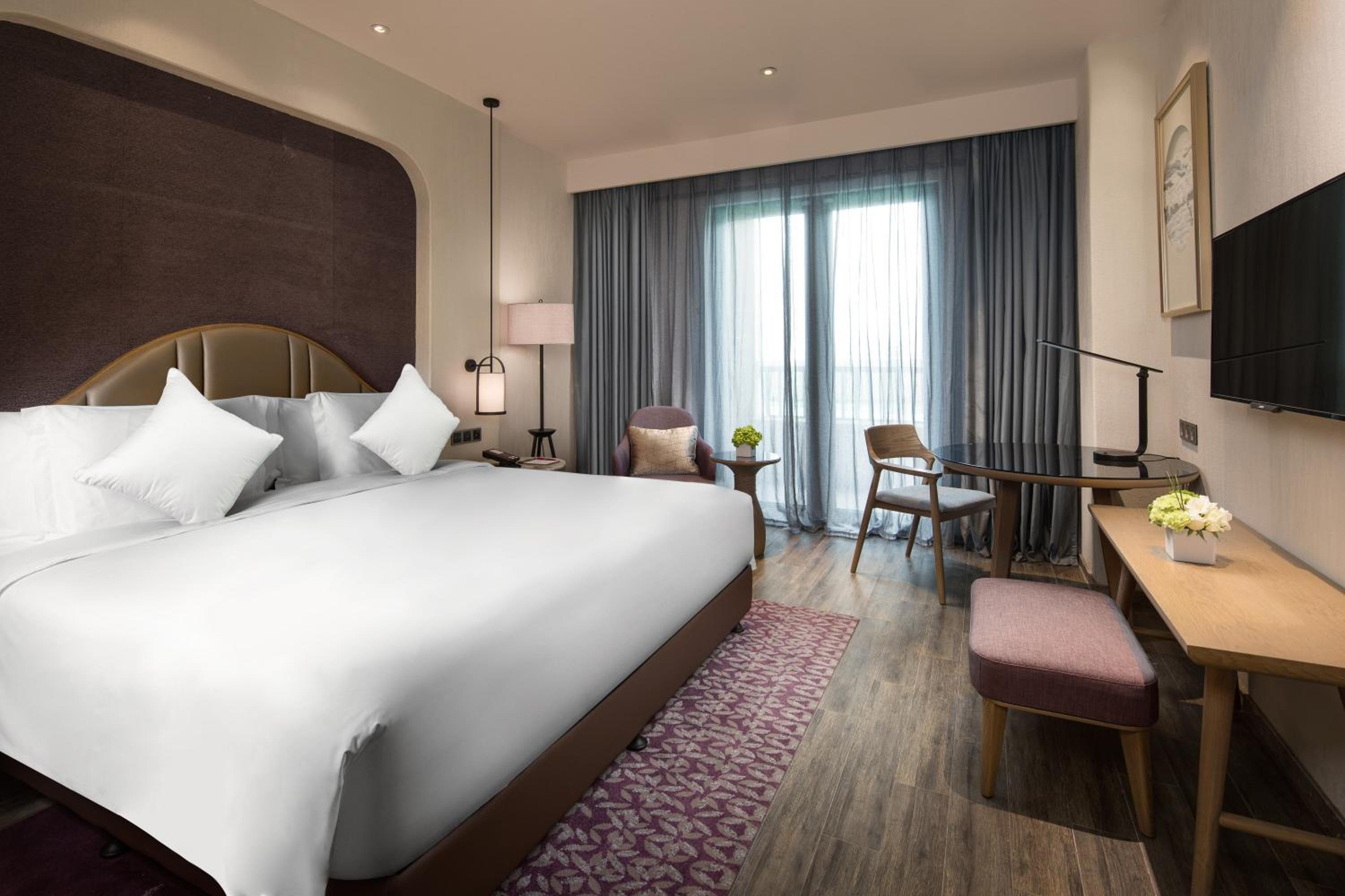 Crowne Plaza QingdaoOriental Movie Metropolis by IHG