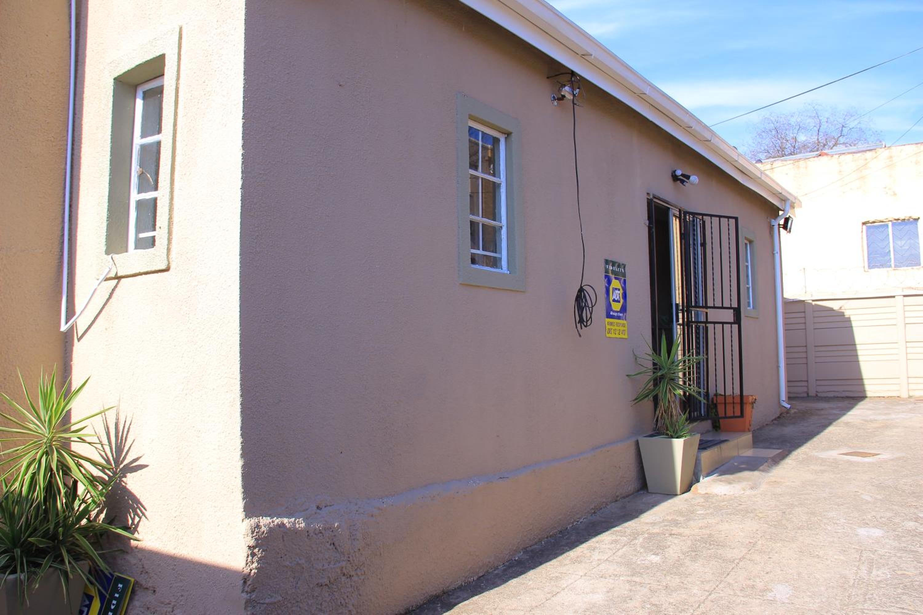 Johannesburg Vacations - MILLY GUEST HOUSE - Property Image 10