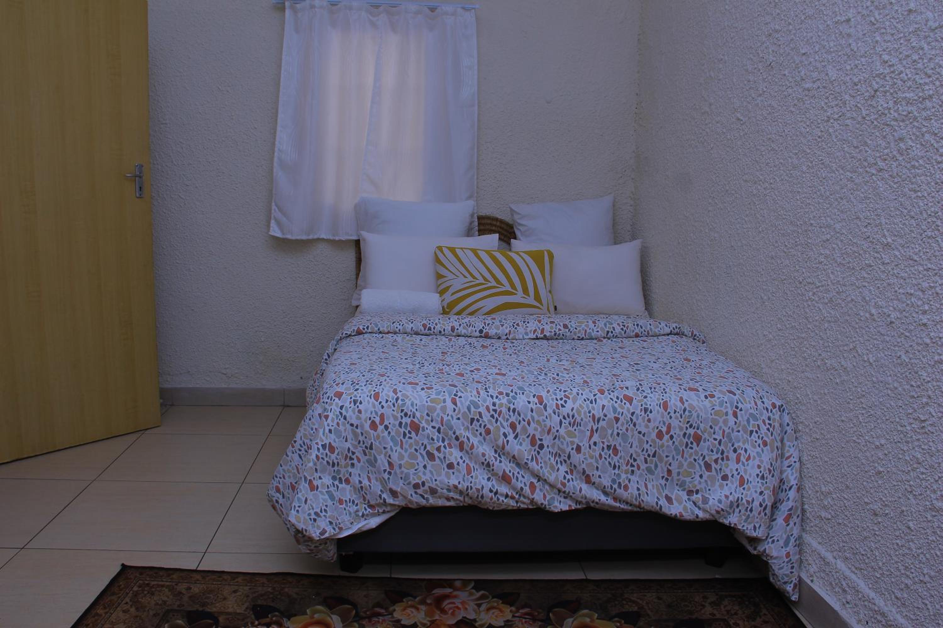 Johannesburg Vacations - MILLY GUEST HOUSE - Property Image 14