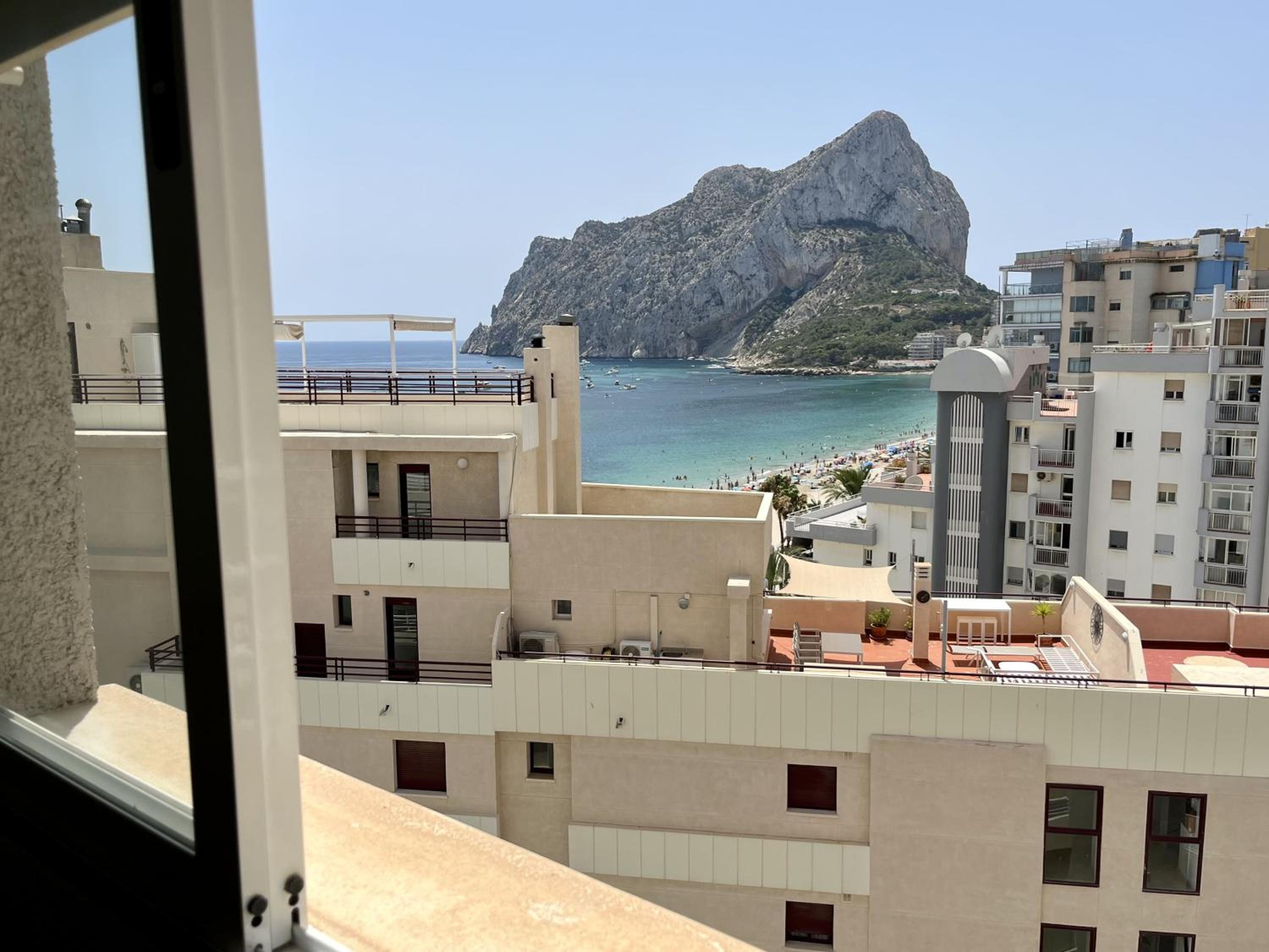 Primera línea con piscina en Calpe