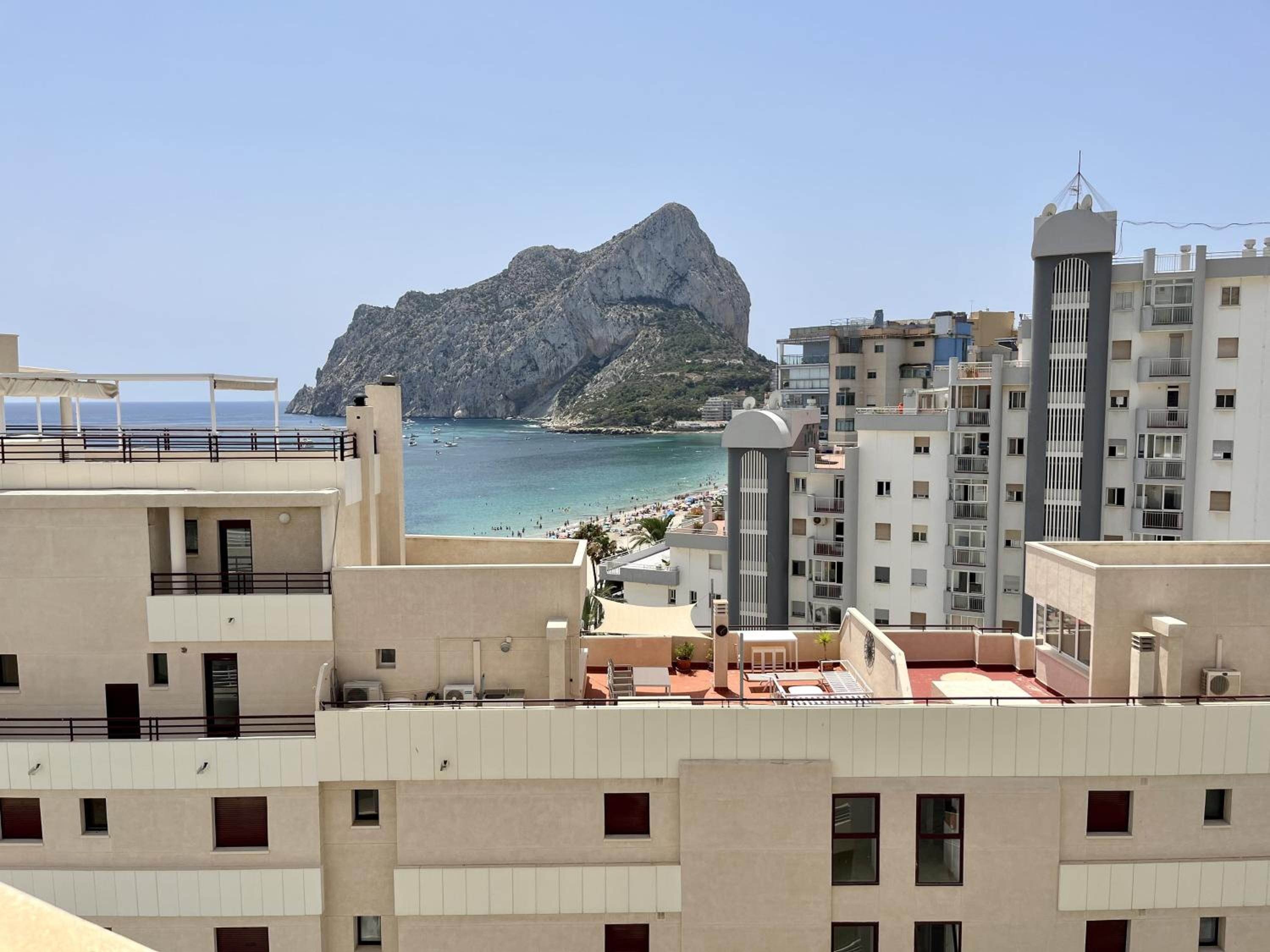 Primera línea con piscina en Calpe