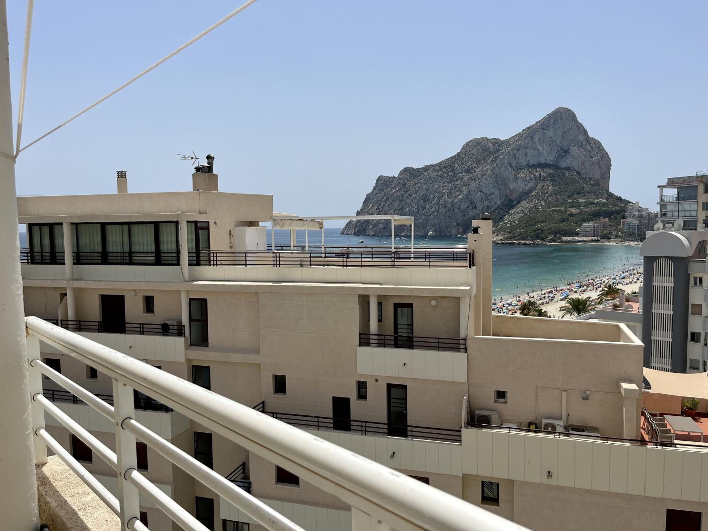 Primera línea con piscina en Calpe