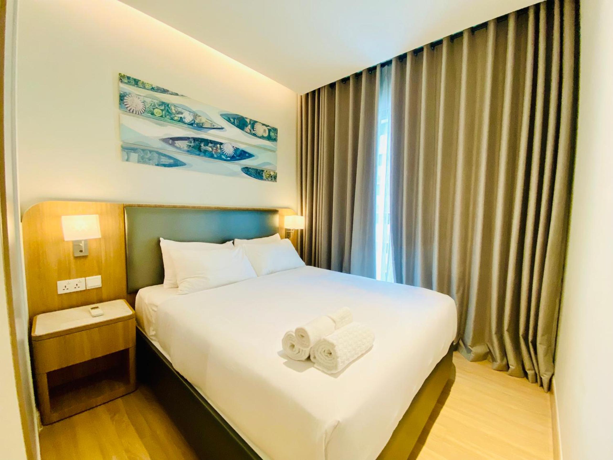 YuStay Superior Luxury Condotel Central District 1