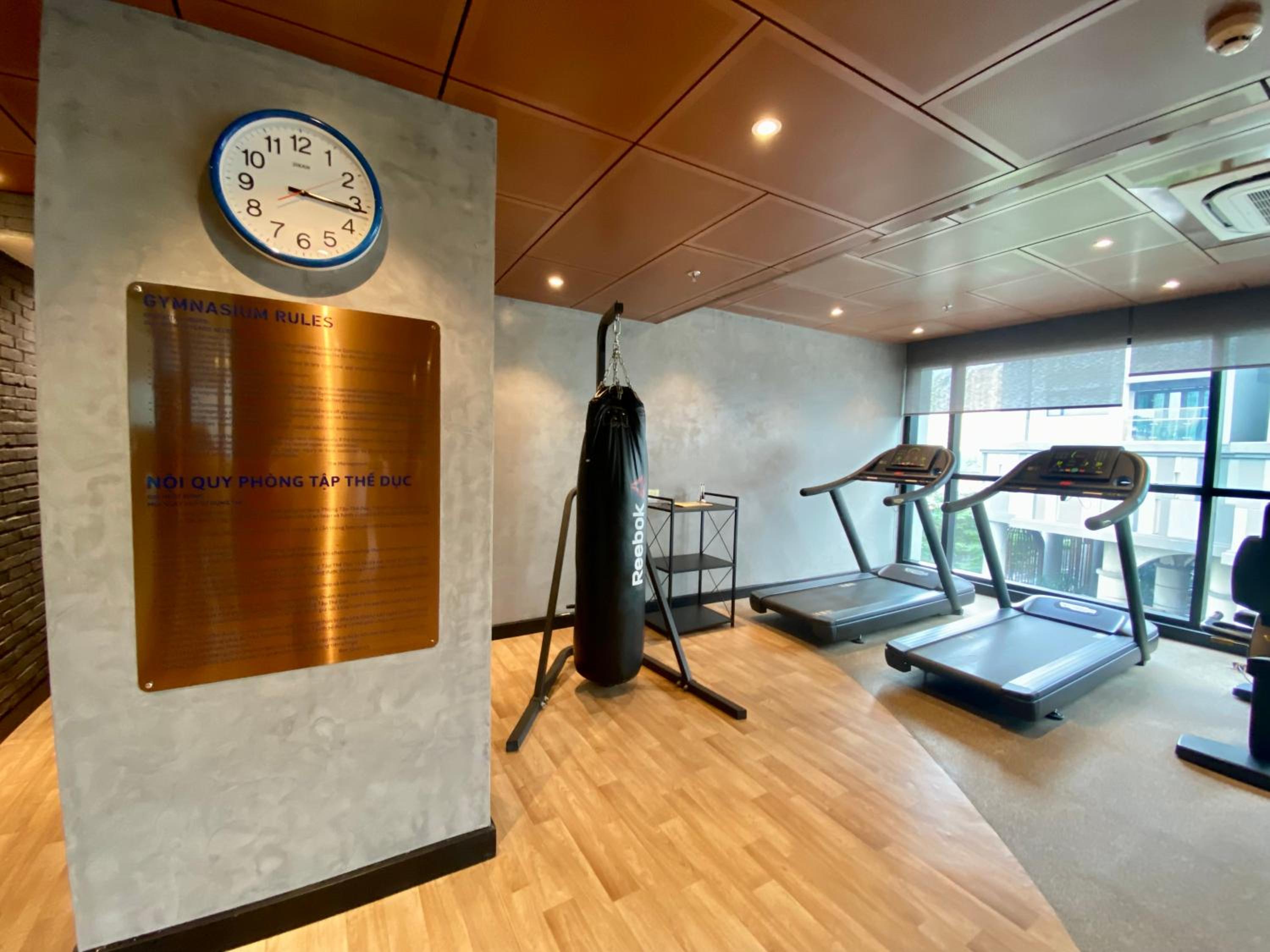 YuStay Superior Luxury Condotel Central District 1