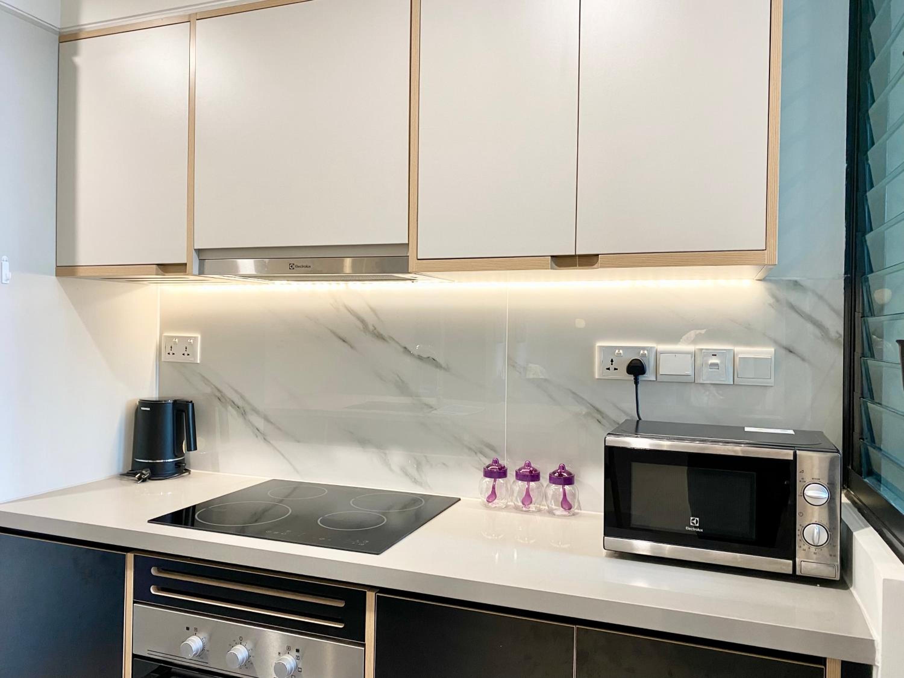 YuStay Superior Luxury Condotel Central District 1