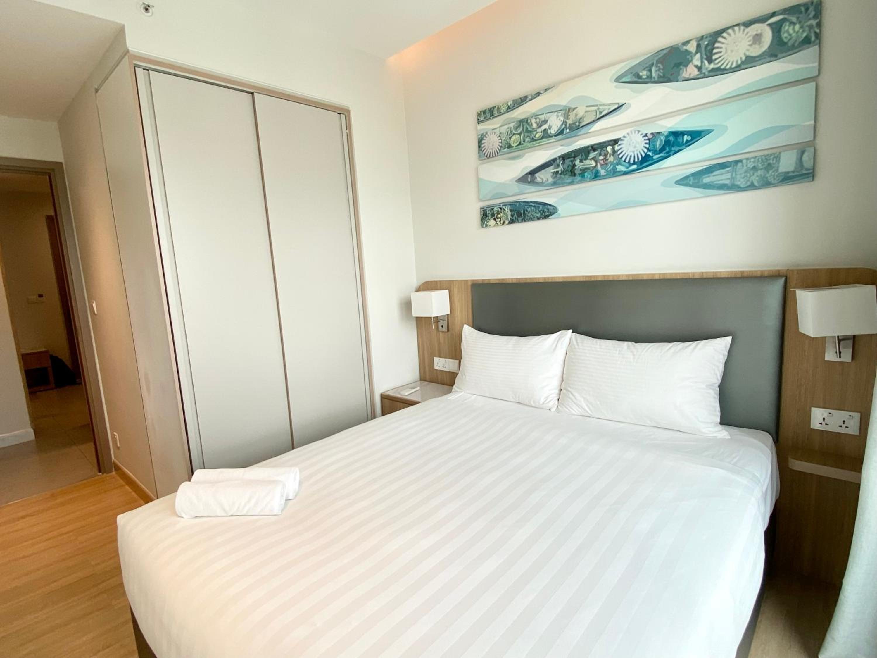 YuStay Superior Luxury Condotel Central District 1