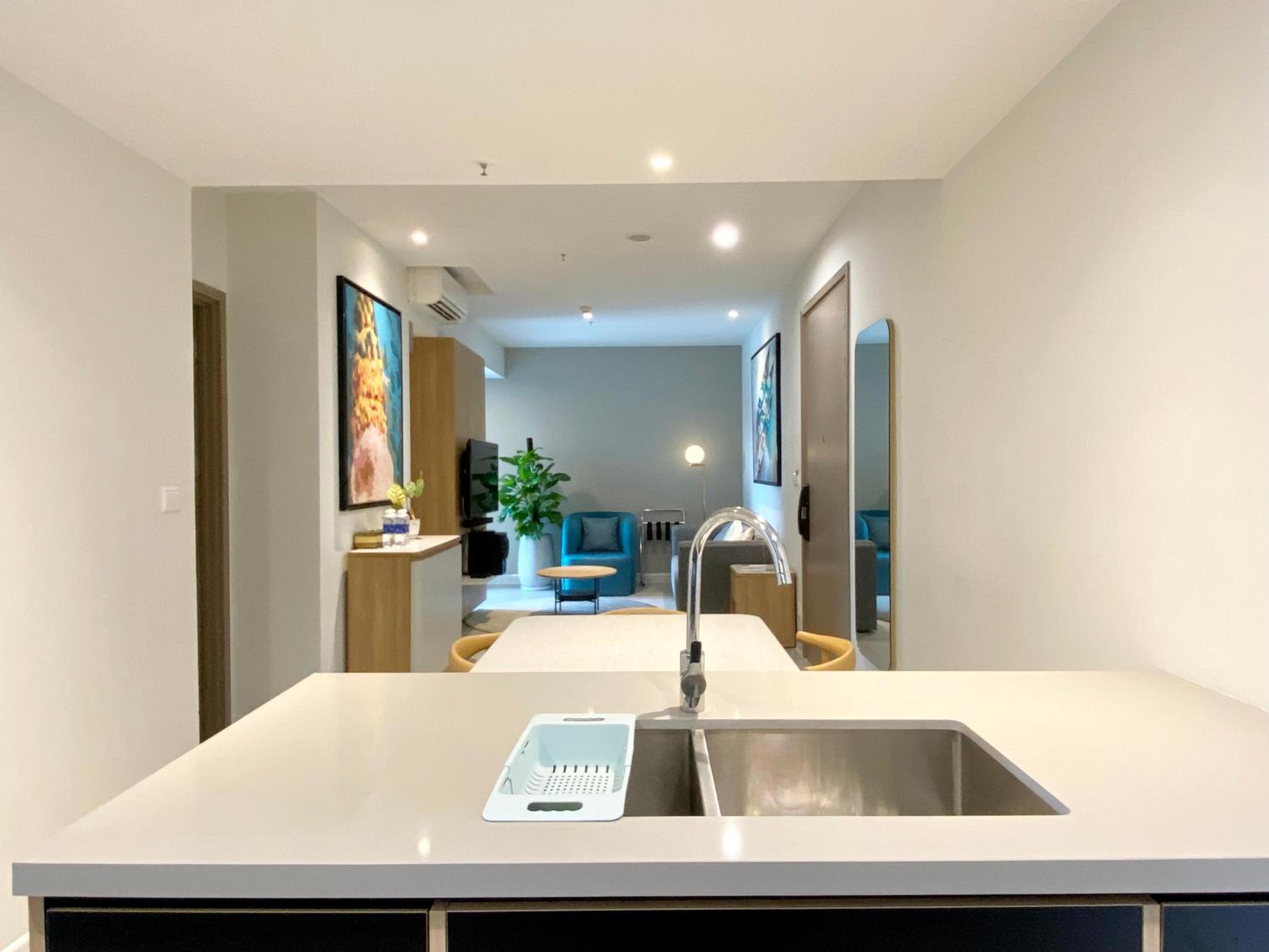 YuStay Superior Luxury Condotel Central District 1