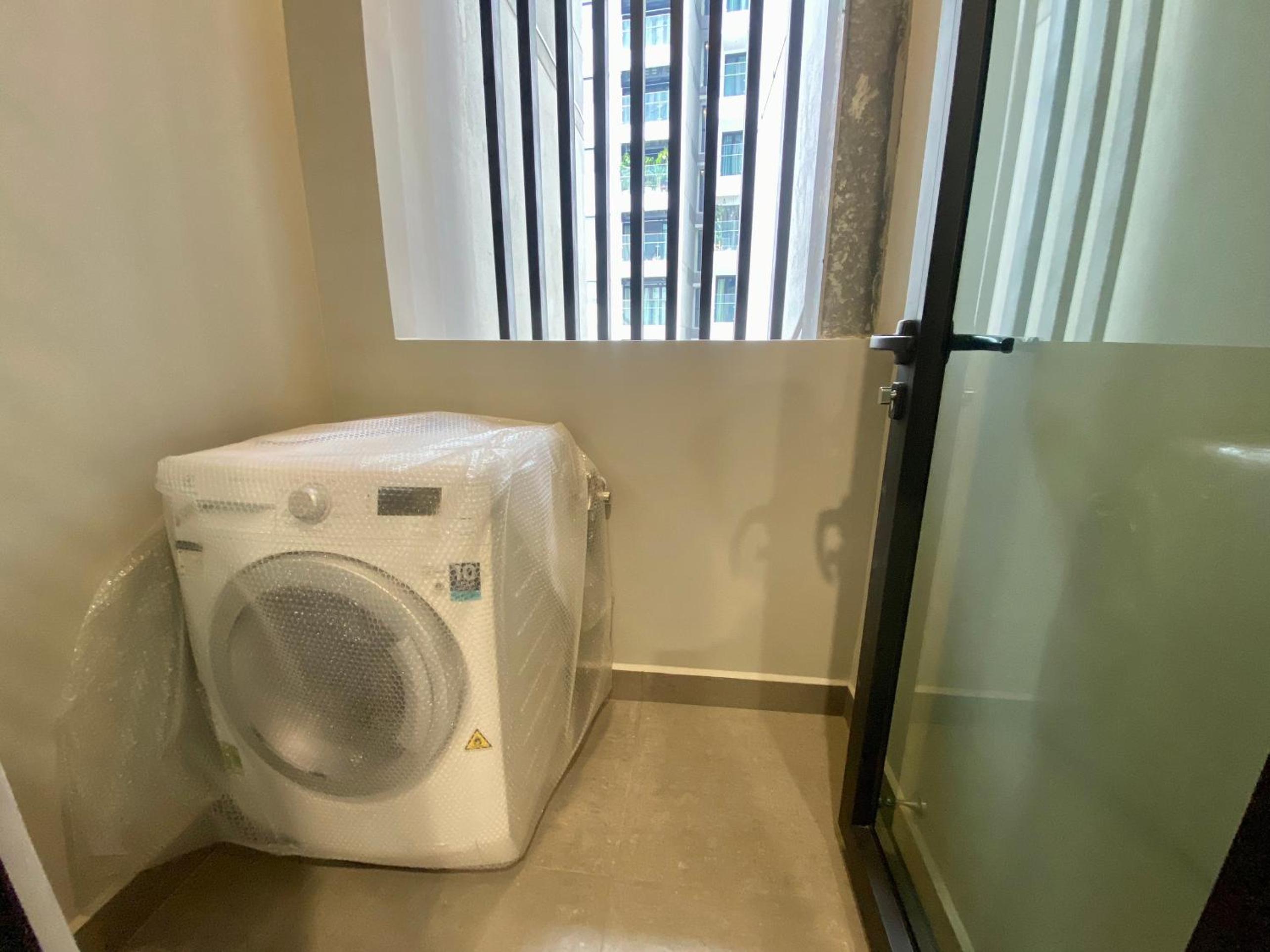 YuStay Superior Luxury Condotel Central District 1