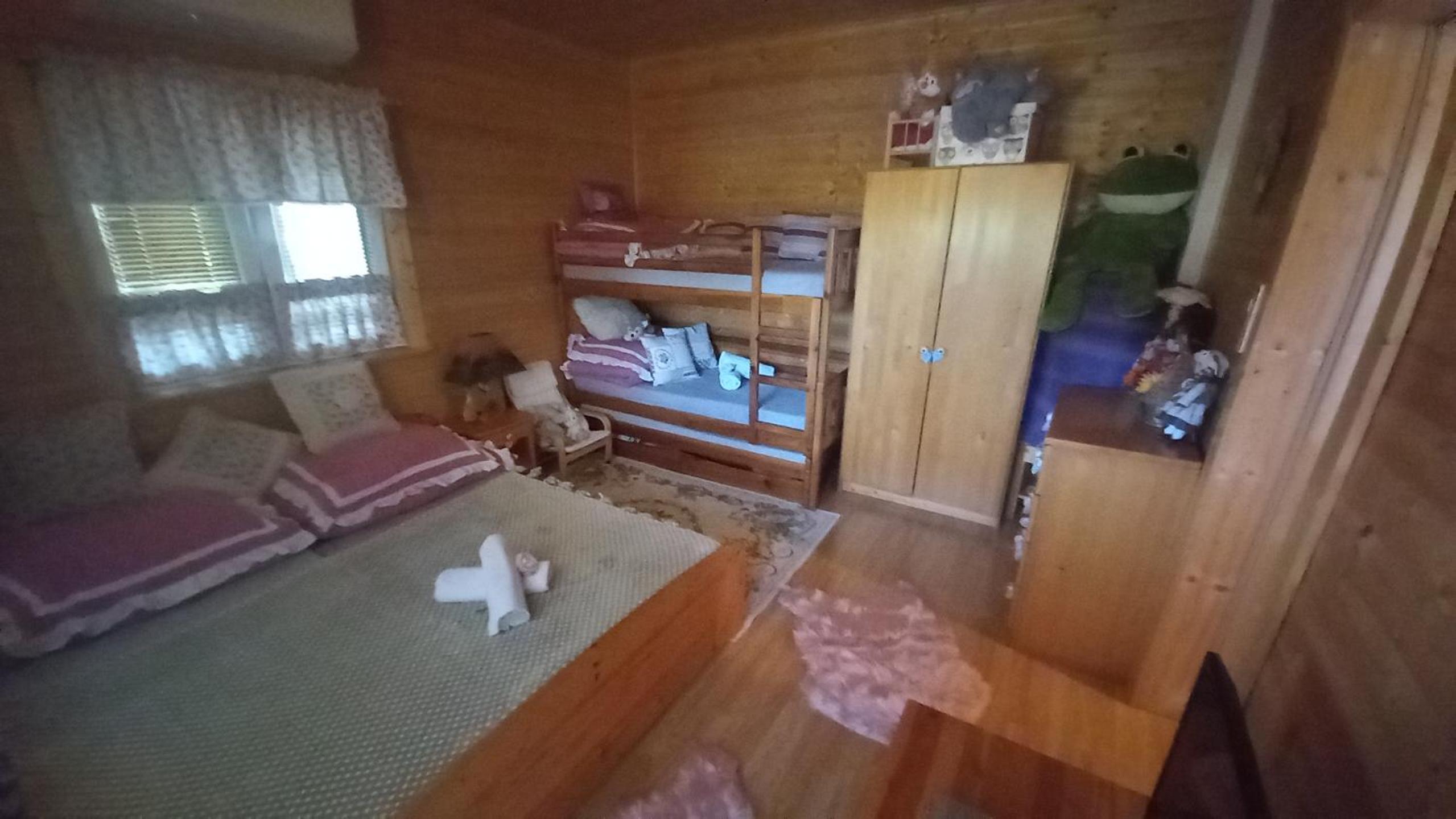 Chata u rybníka - Chrastná