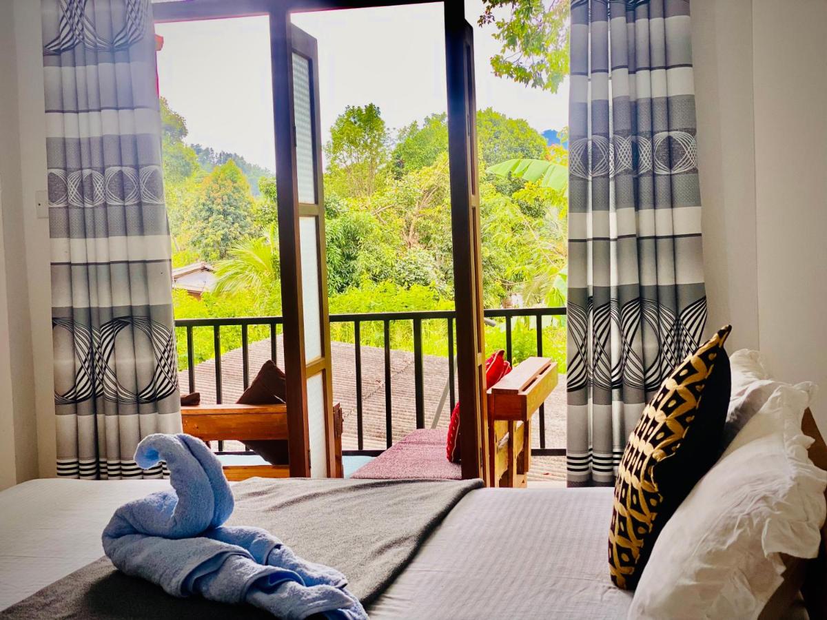 Freedom Lodge Ella view 4