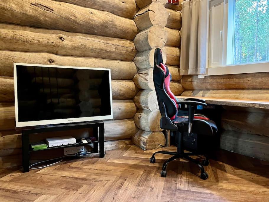 Luxury Log Villa by Invisible Forest Lodge