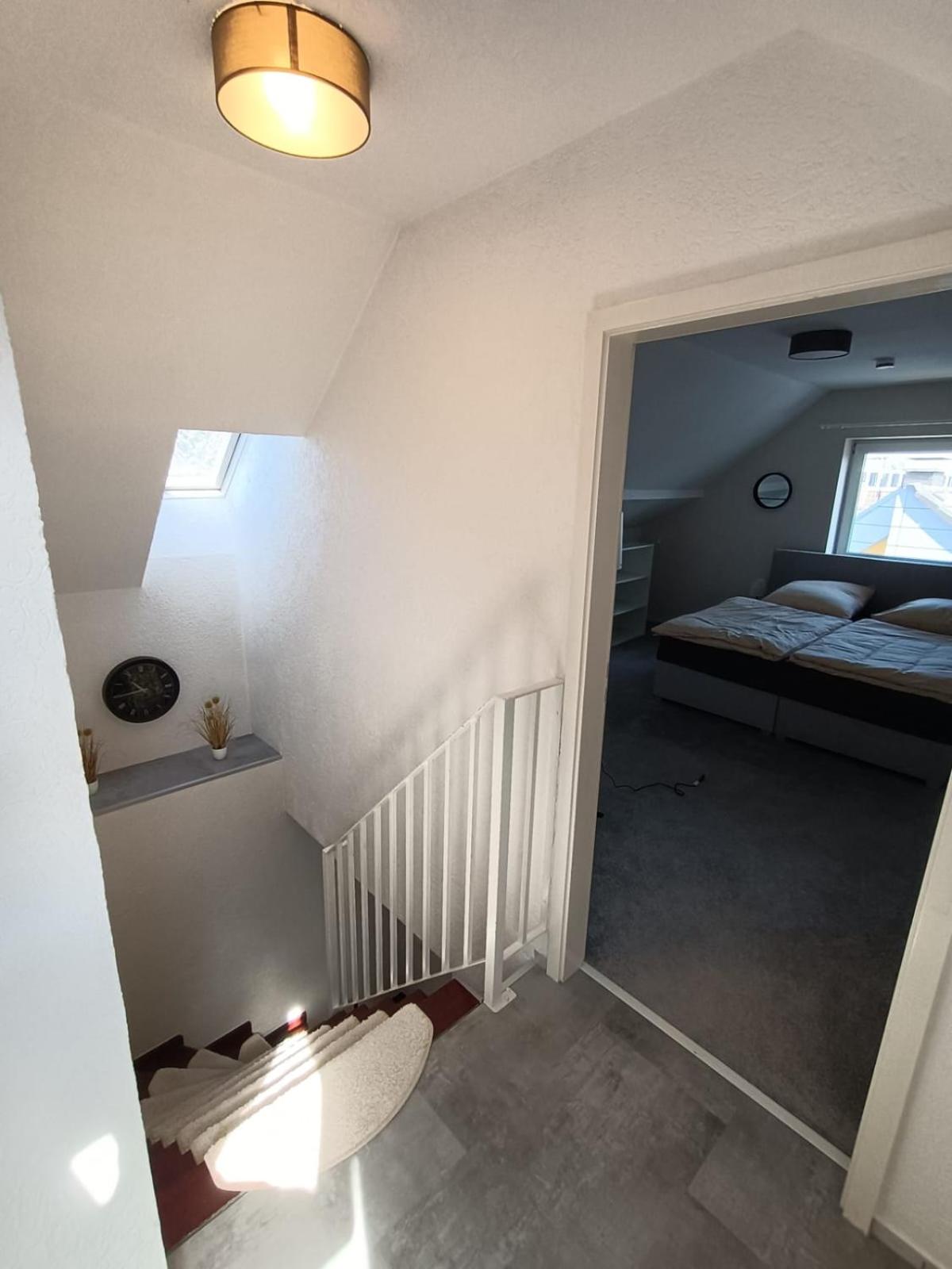 Lofty Maisonette Wohnung, A Lage, Messenähe