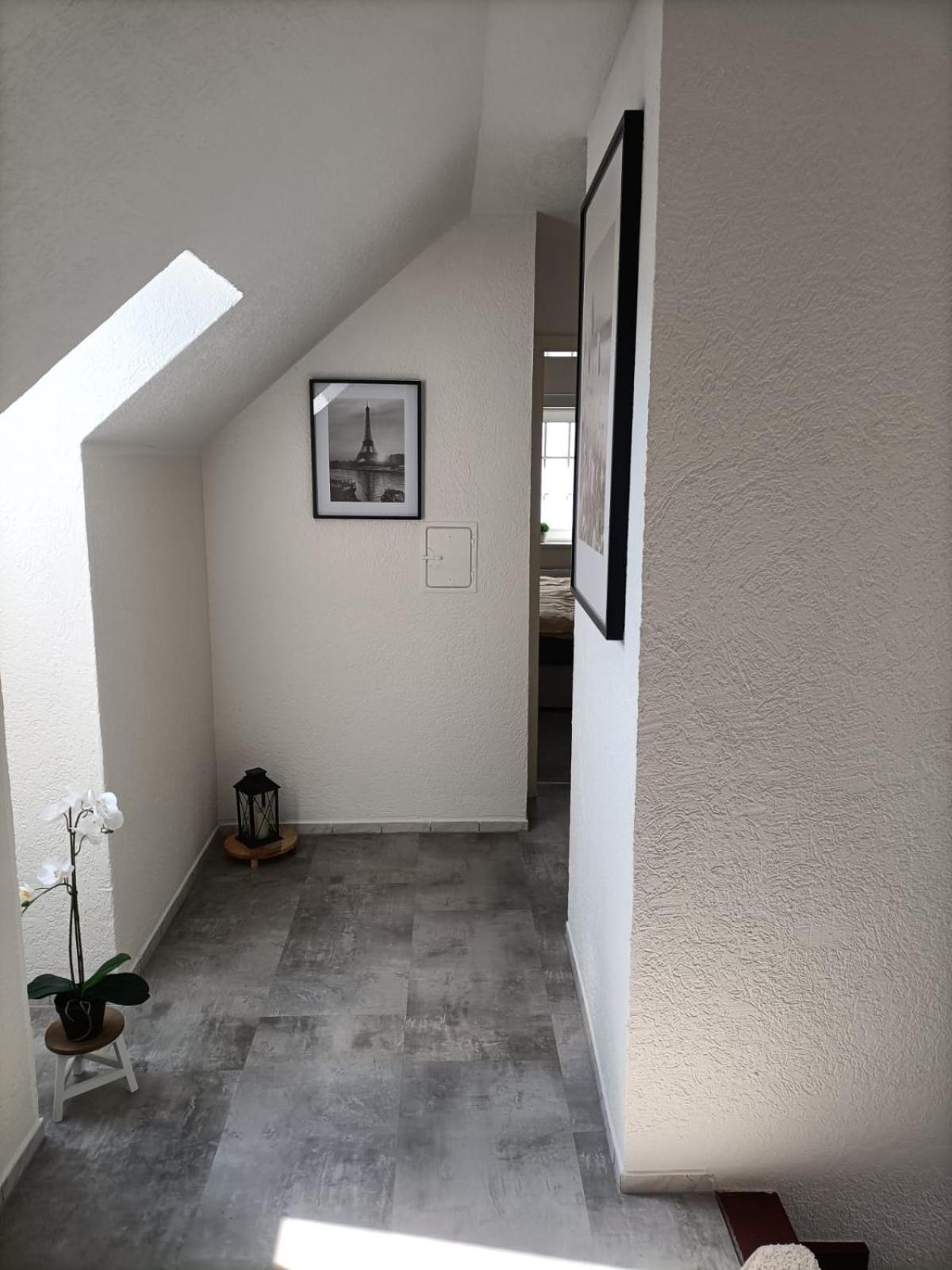 Lofty Maisonette Wohnung, A Lage, Messenähe