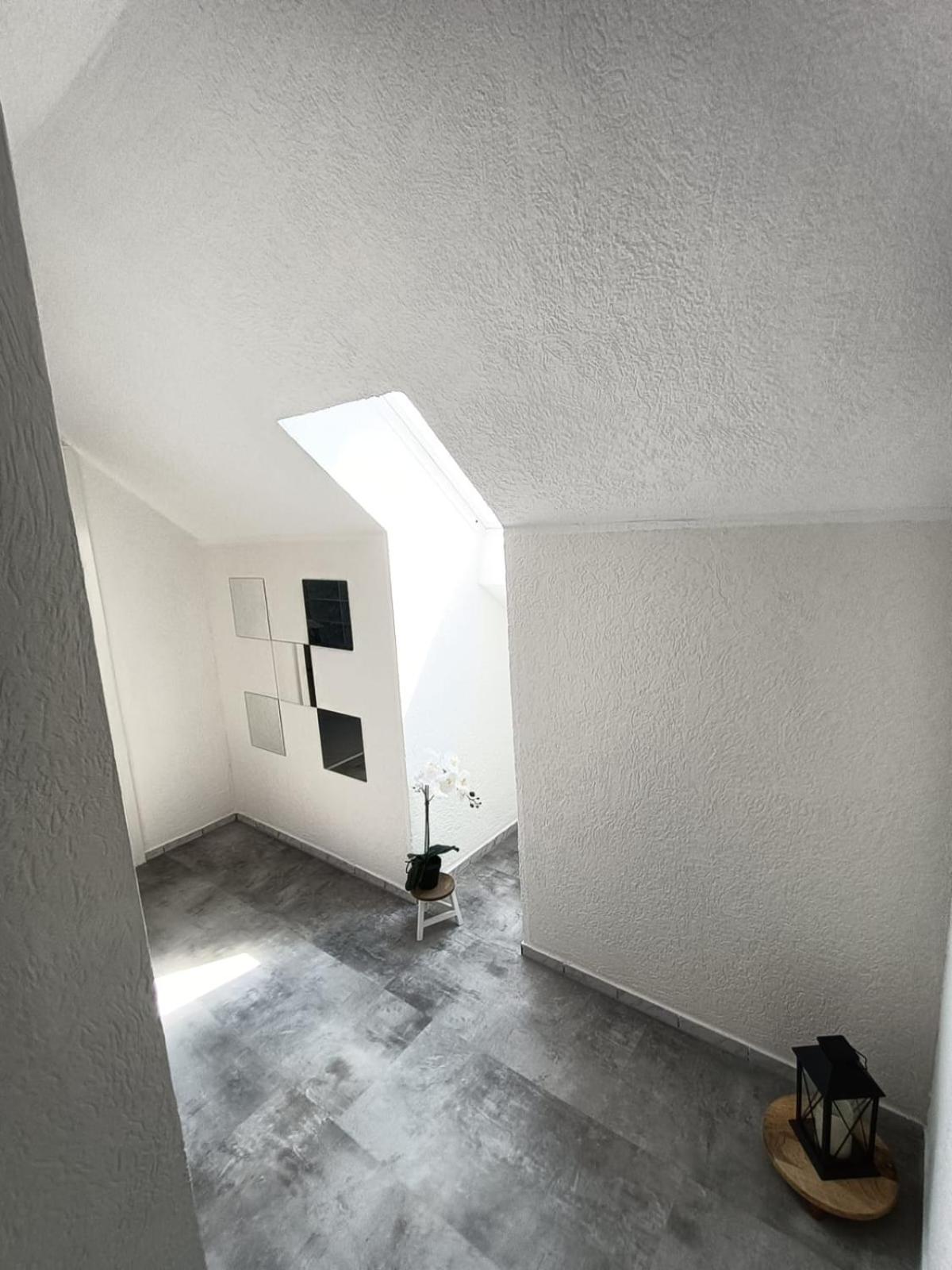 Lofty Maisonette Wohnung, A Lage, Messenähe