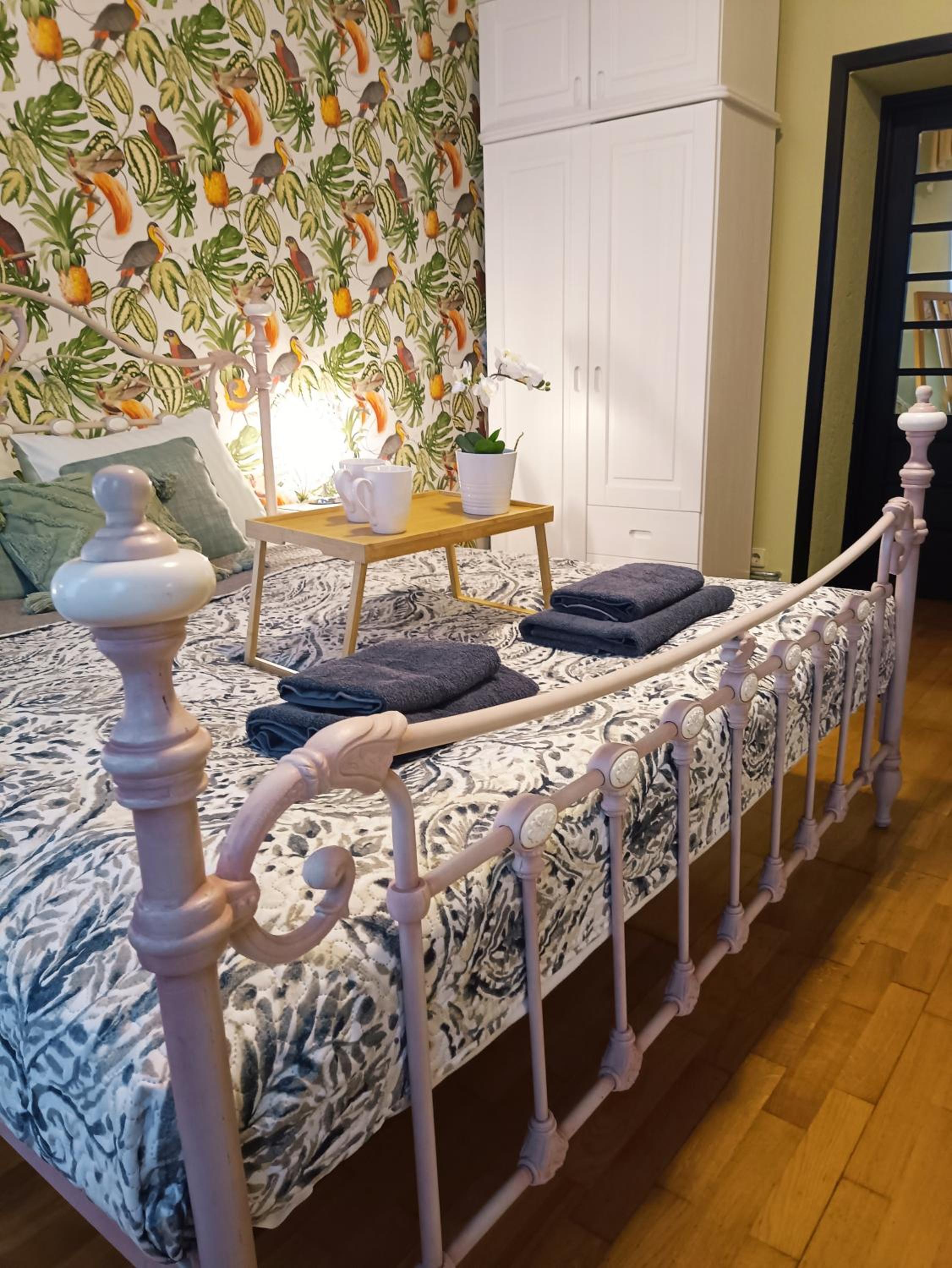 Riverside Old Town Spacious Apartment few steps from Dome square and Cathedral view 4