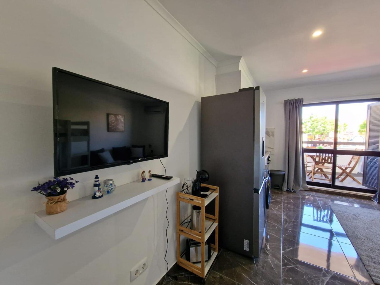 Stunning Apartment Near Clubs photo 4