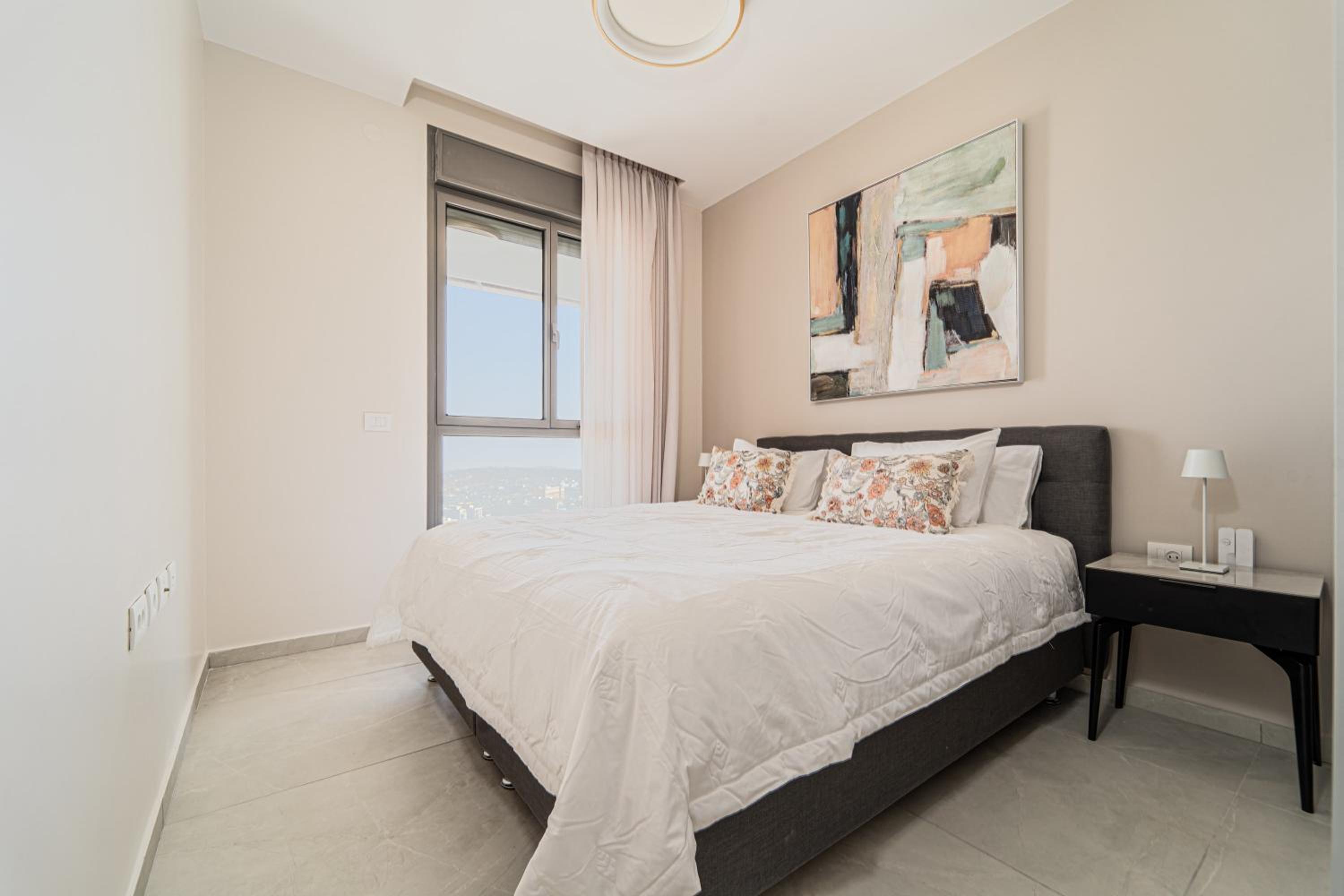 Enchanting 1Bdr Hideaway with Mesmerizing Views of the Old Cityscape view 2