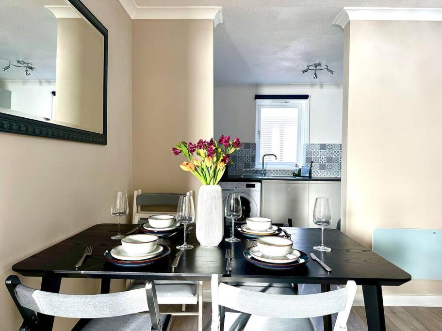 Fab Oxford City Centre Apartment sleeps 6 with view 3