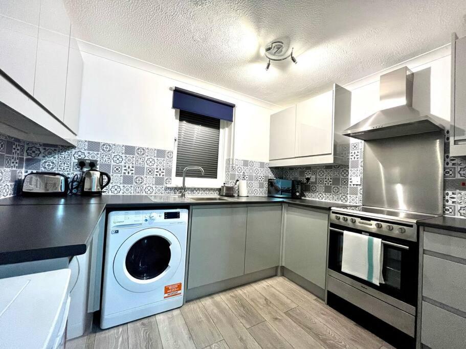 Fab Oxford City Centre Apartment sleeps 6 with view 4