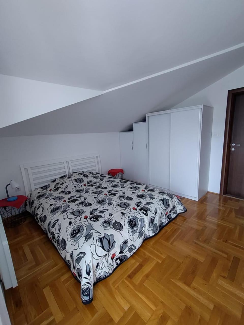 Cozy home view 4