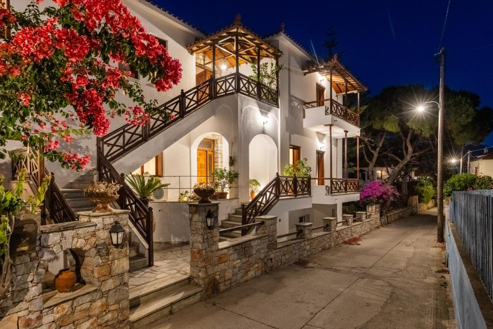 Mahalo Skopelos Suites photo 3