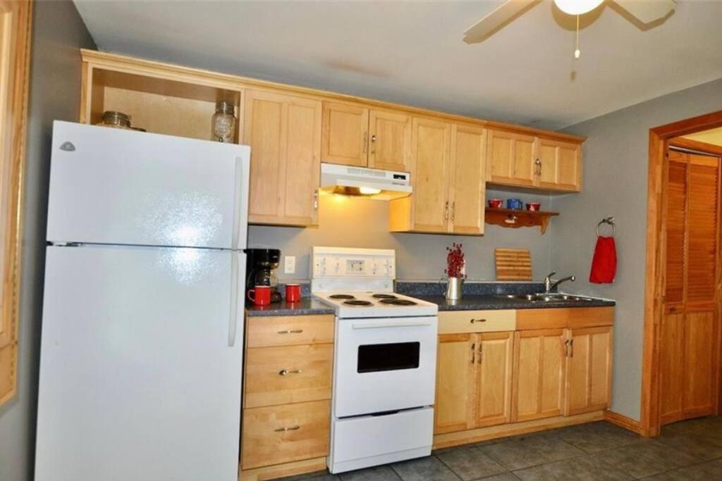 Muskoka Manor STR-2025-168
