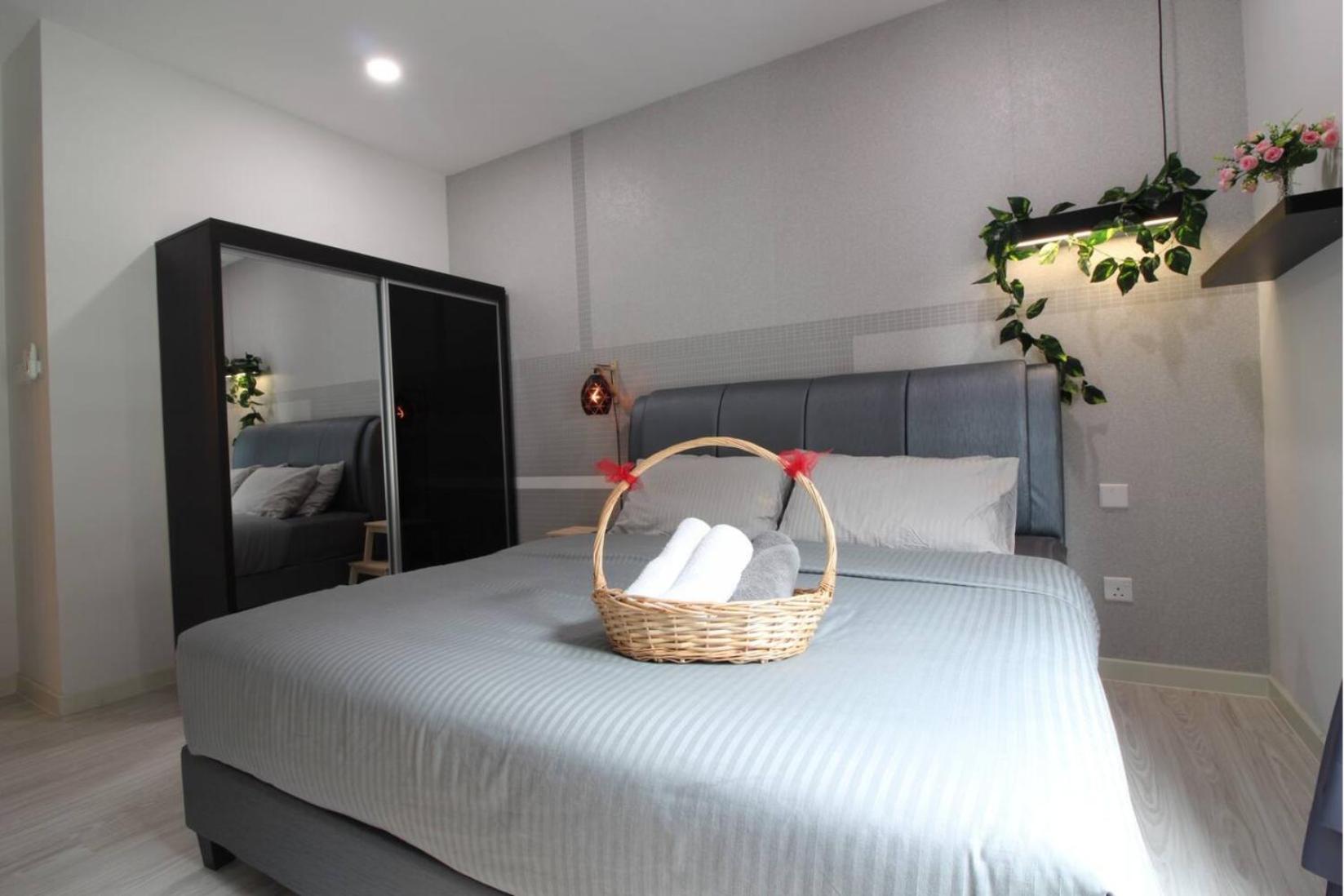 Suasana Suite by RR JBcity