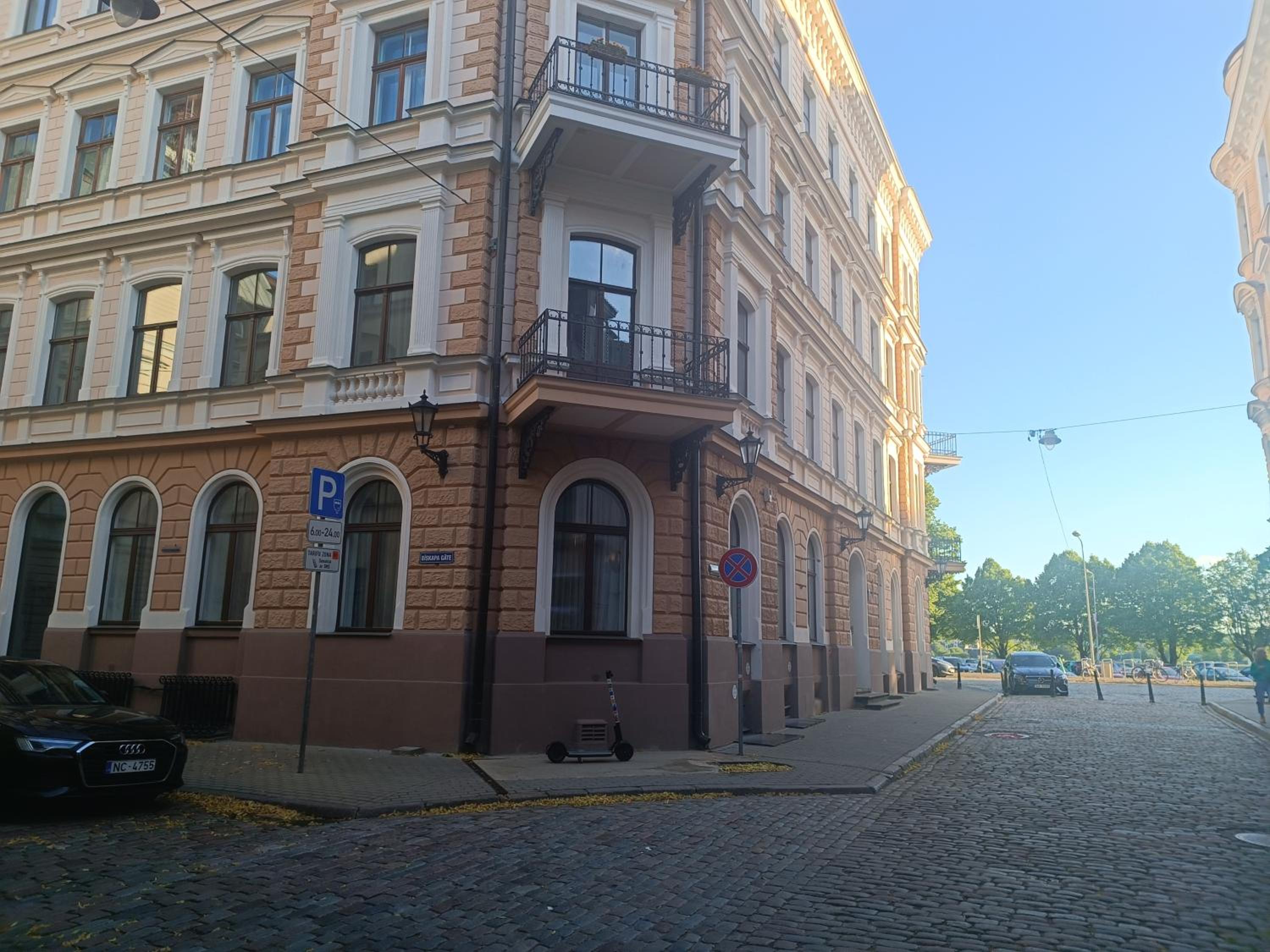Photo 46