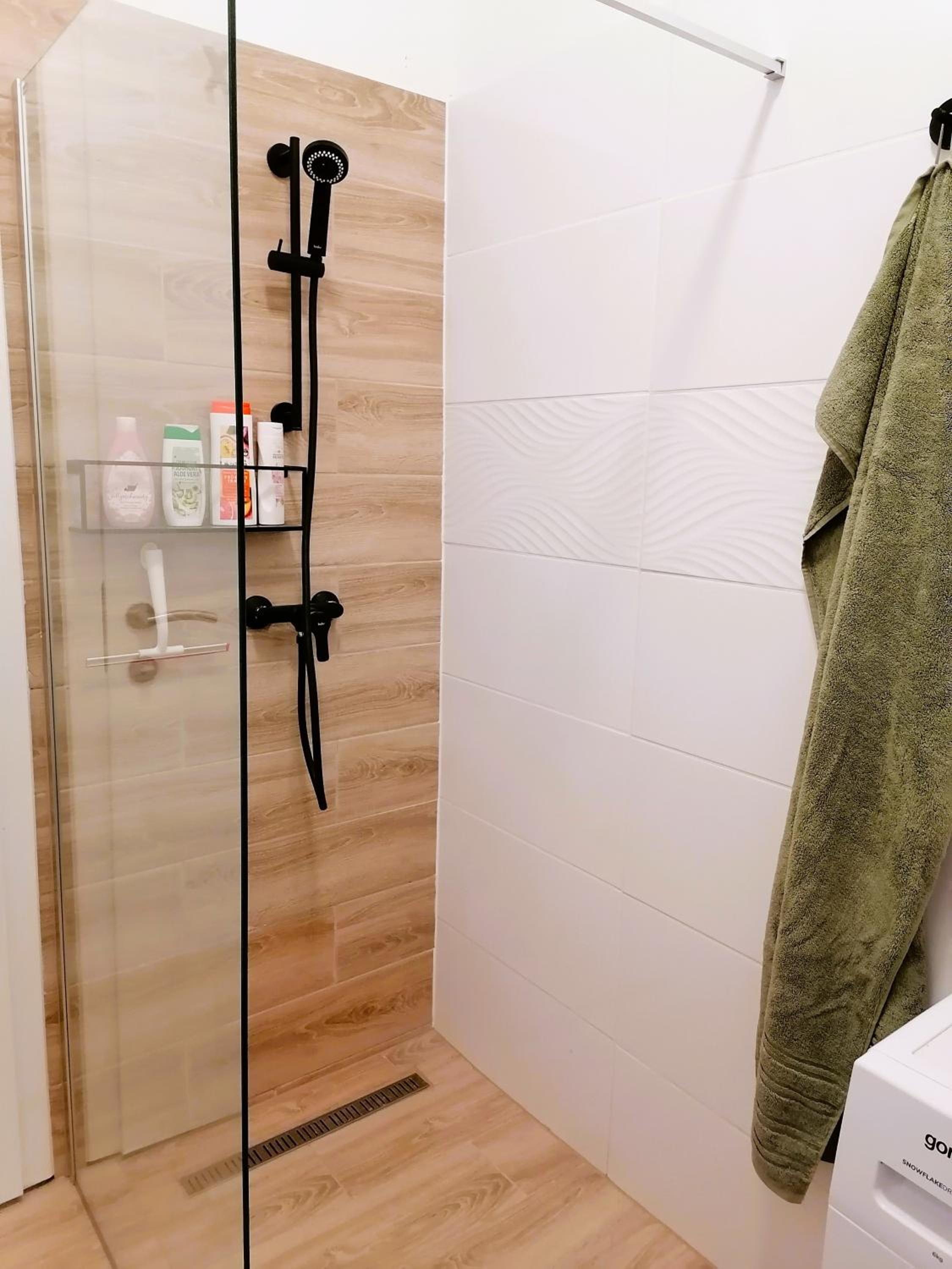 Shine Apartman