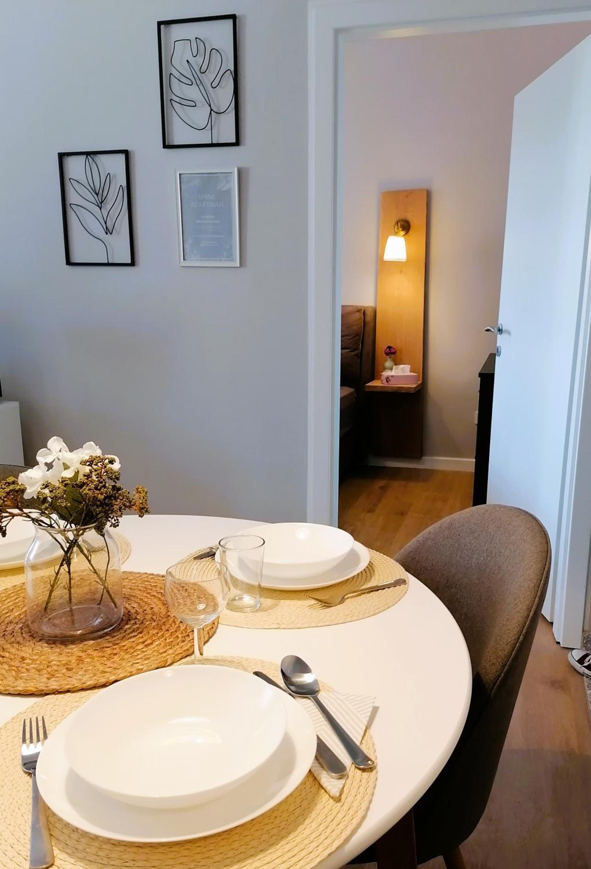 Shine Apartman