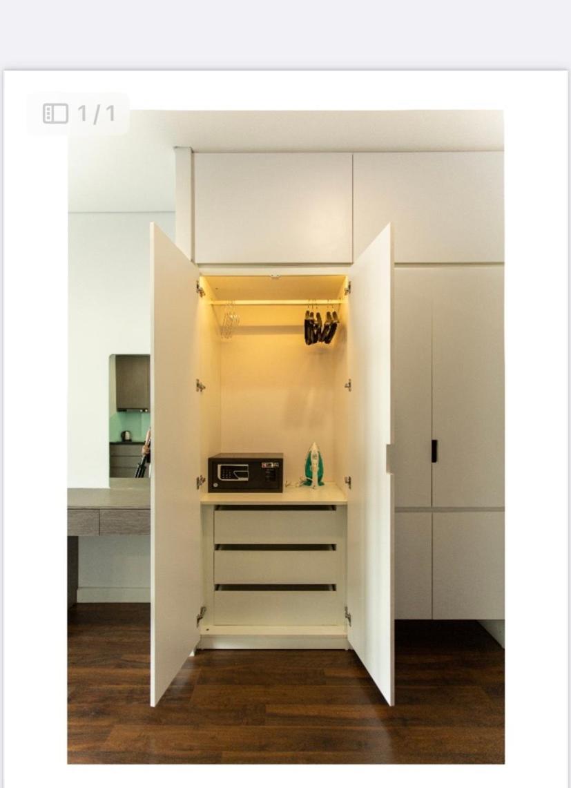 The Carnation Apartment 02