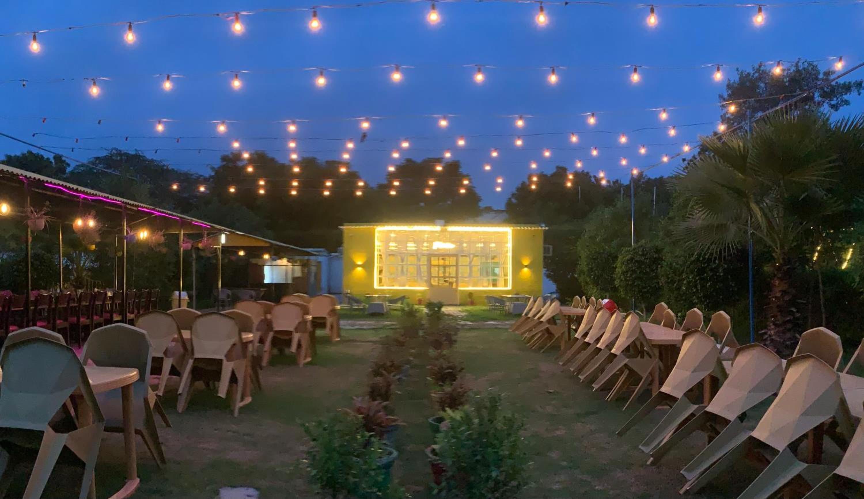 Agra Camps and Resort