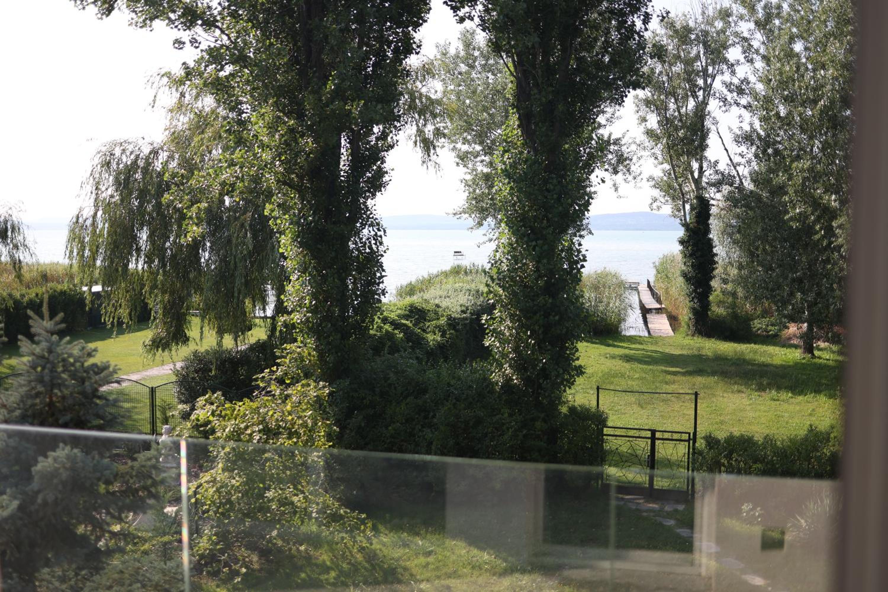 Vízparti Apartman