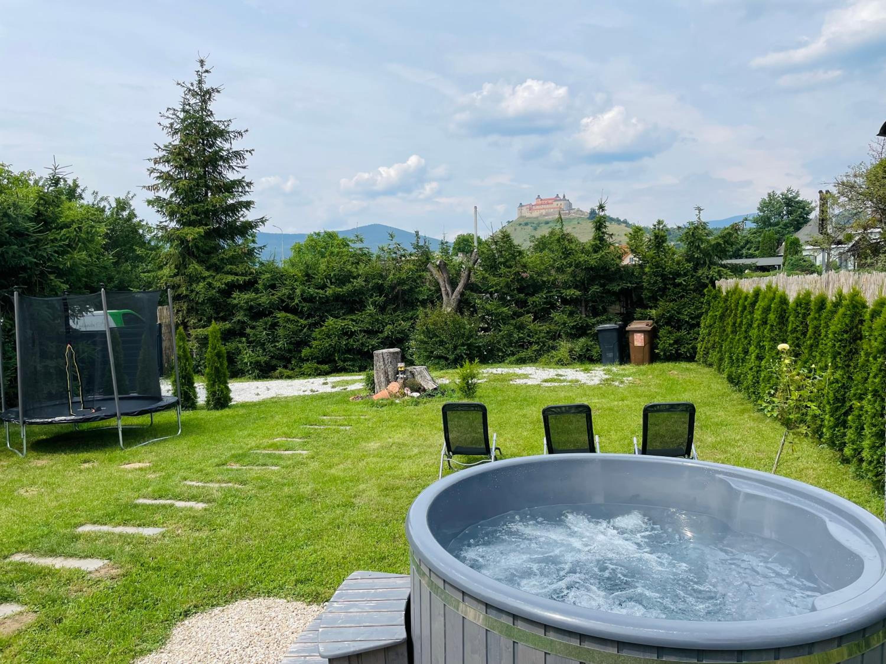 Domček pod orechom view 4