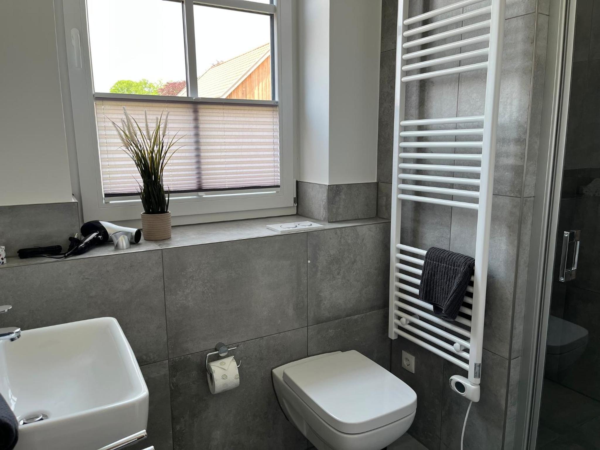 Martje en Lastrup — bathroom
