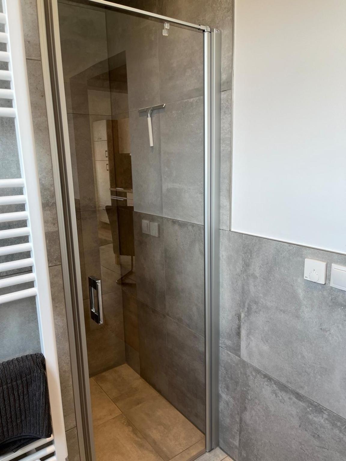 Martje en Lastrup — bathroom