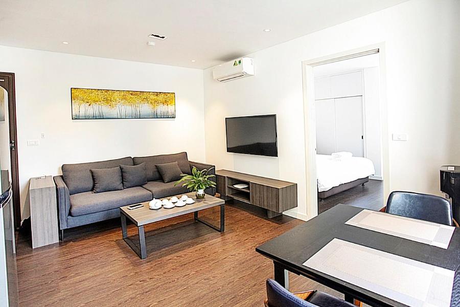 Hanoi Home 3 - Luxury Apartment in Tay Ho street