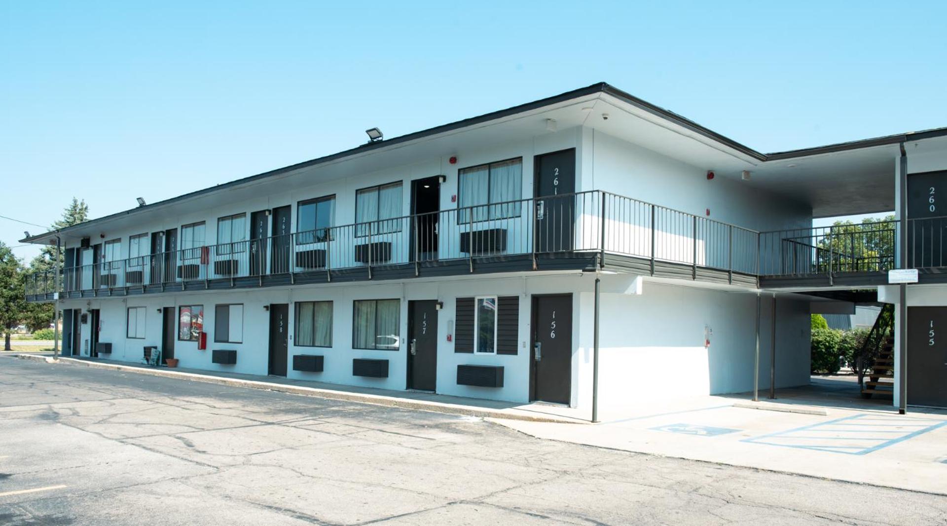 Muncie Vacations - Anderson Inn, Anderson, Indiana - Property Image 3