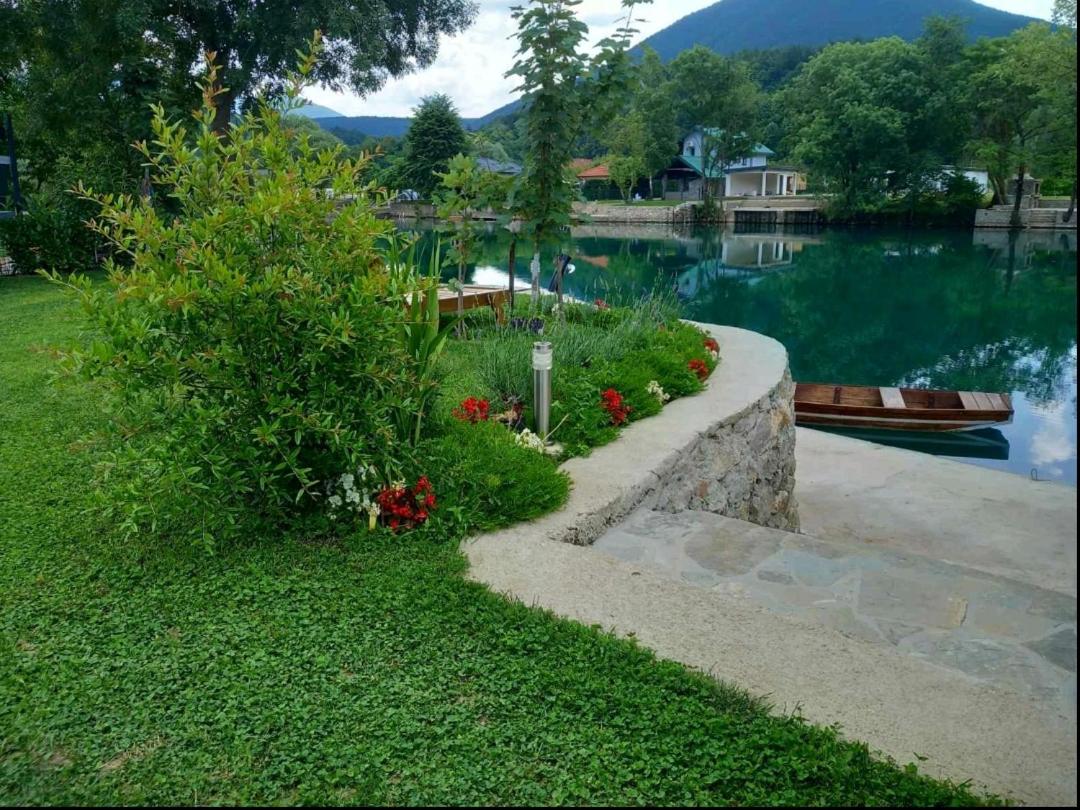 House De Luxe