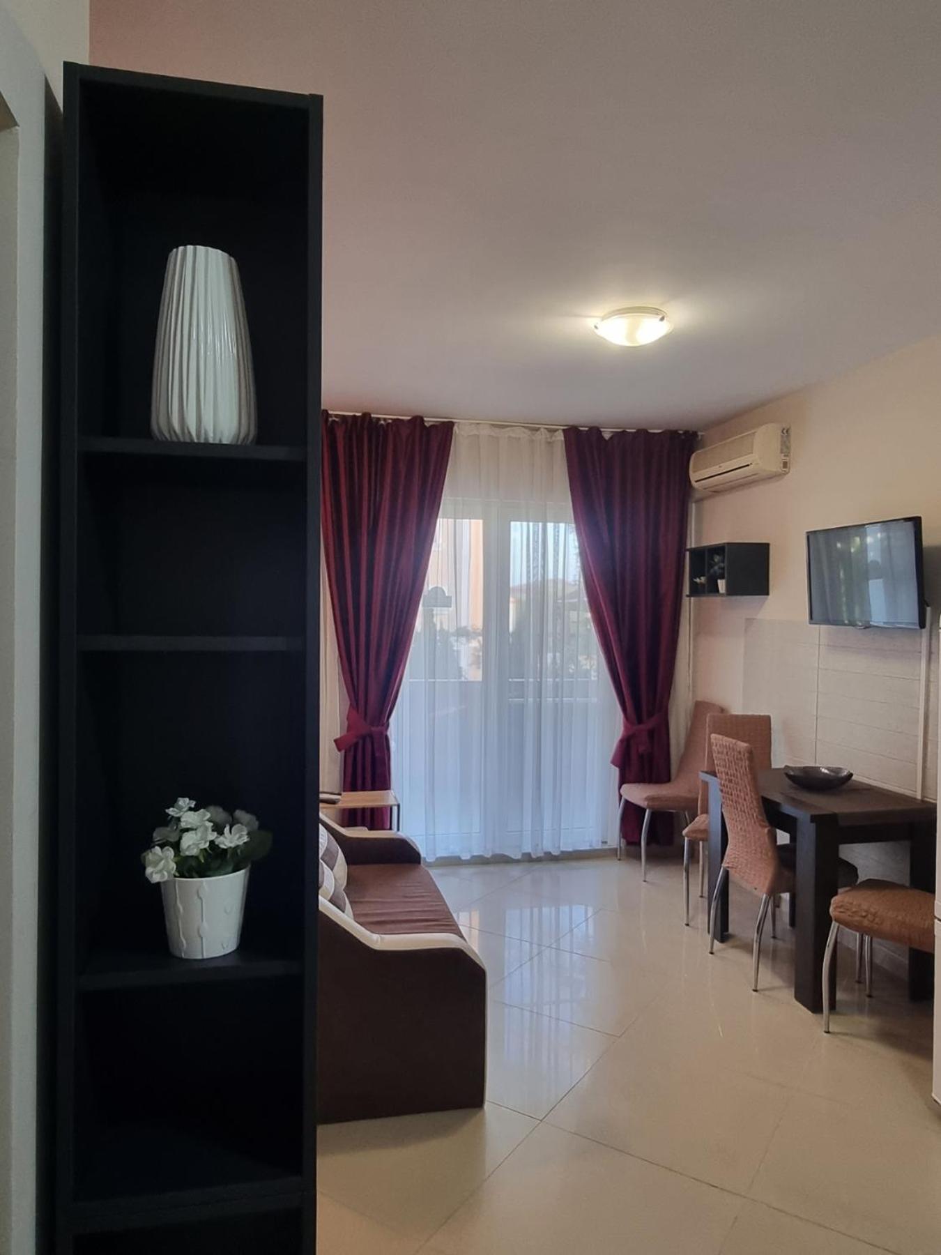 Domus Extra Apartment
