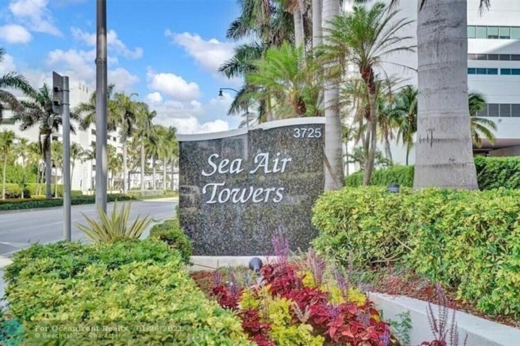 Penthouse Beach Front 1st line, 2 BR, 2 BA, New Decoration & Furnitures, unobstructed view of the beautiful Atlantic, free parking view 3