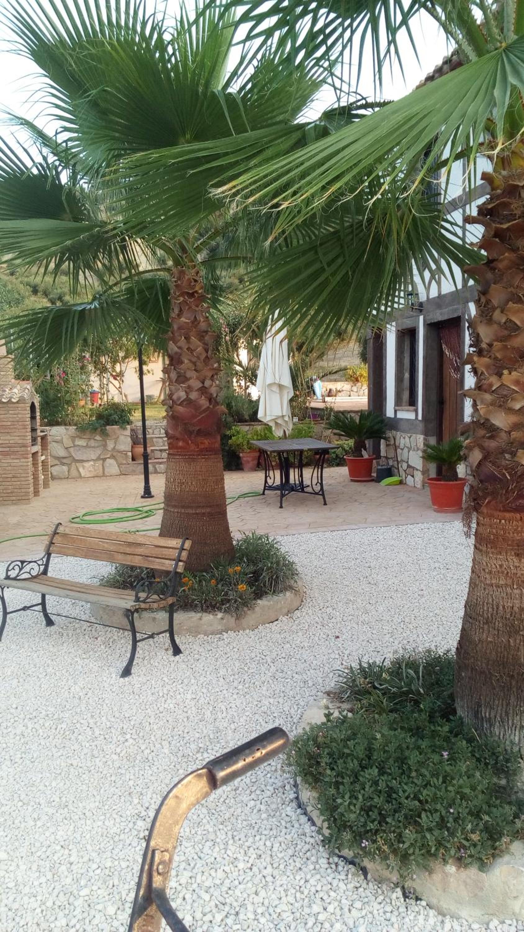 Las Marrojas, secluded Tudor country cottage