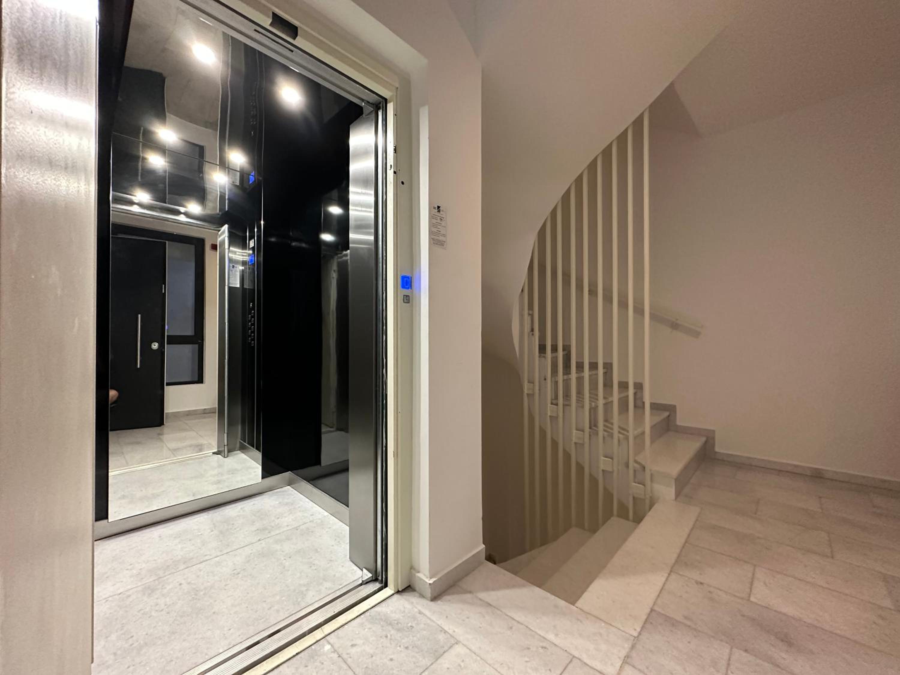 Sky suites apartments