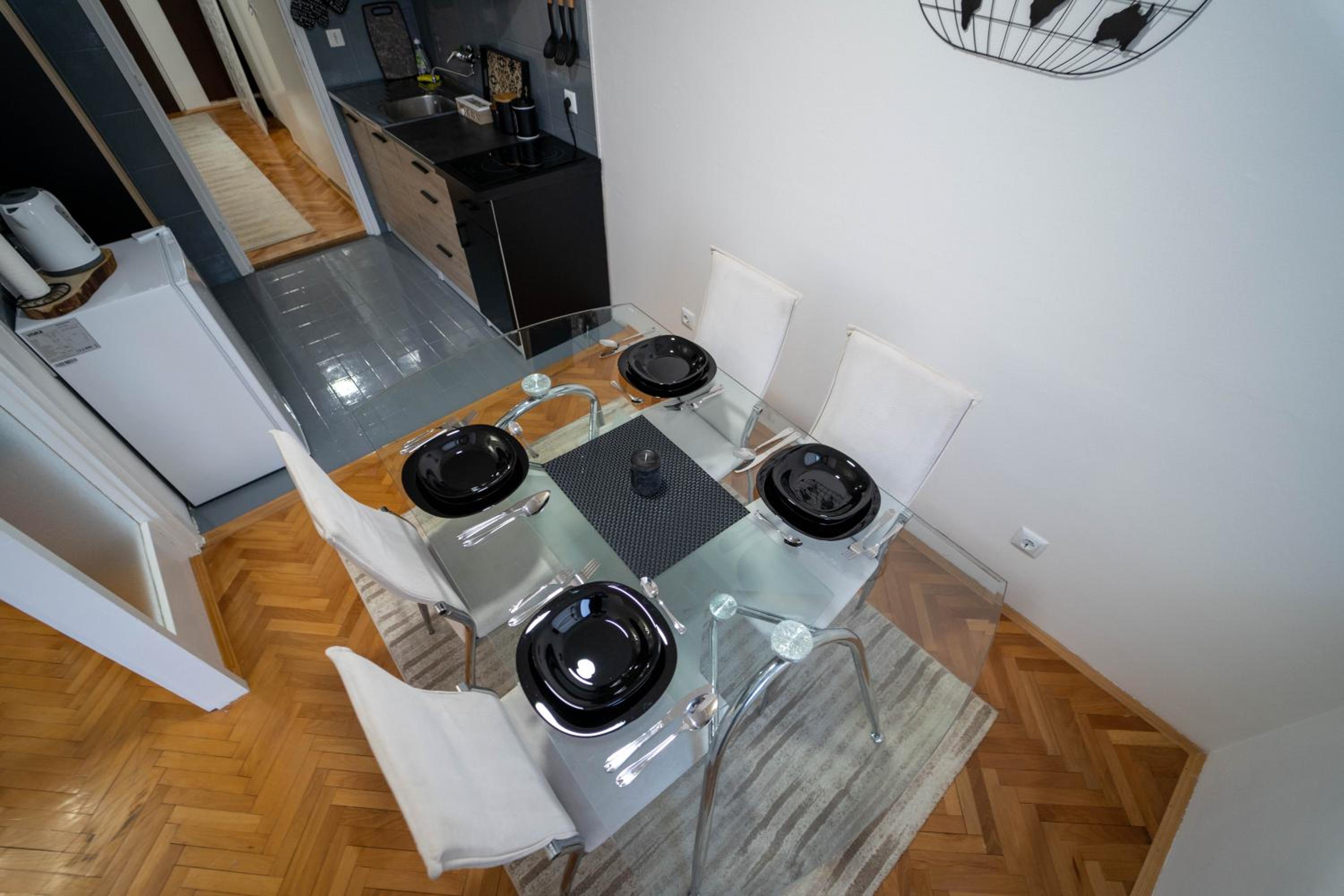 Park Apartment